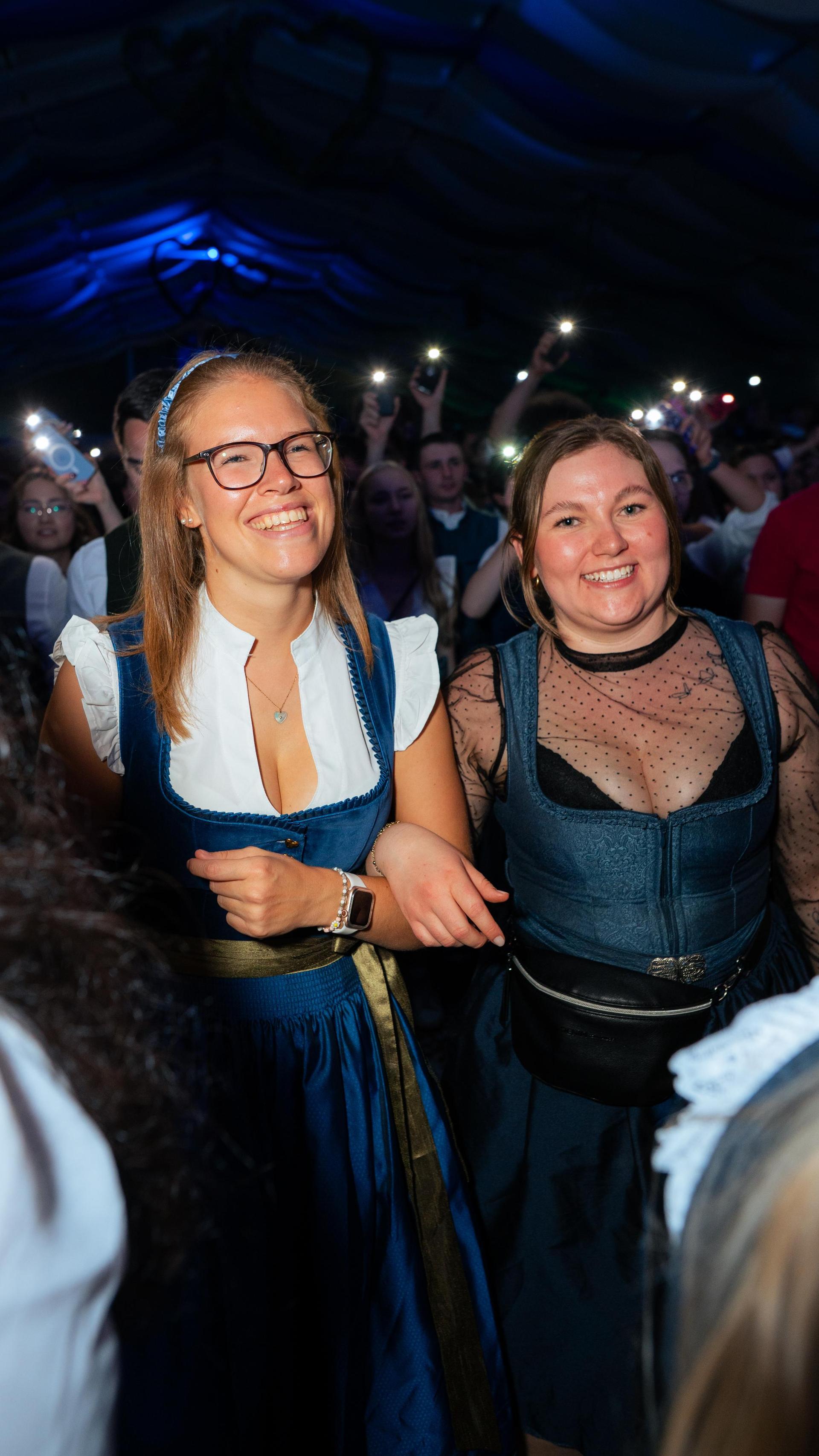 Sonntagabend auf der Pfreimder Kirwa. (Bild: Hannes Stock)