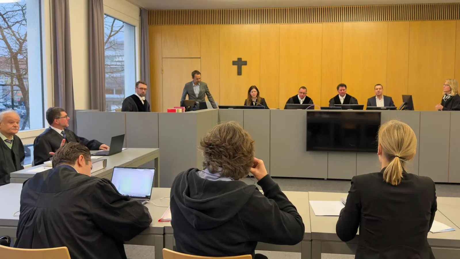 Am dritten Tag des Champagner-Prozesses sagen mehrere Betroffene unter Tränen aus. (Bild: Leon Karwath)