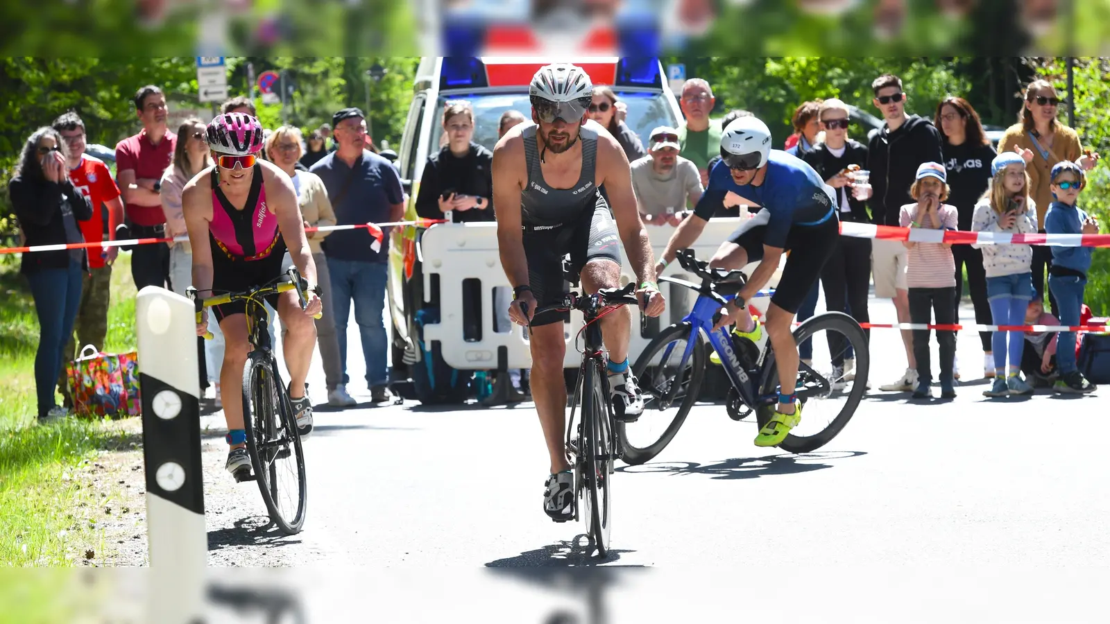 Beim Weidener Triathlon waren auf der Radstrecke auch gelungene Wendemanöver gefragt. (Bild: Büttner)