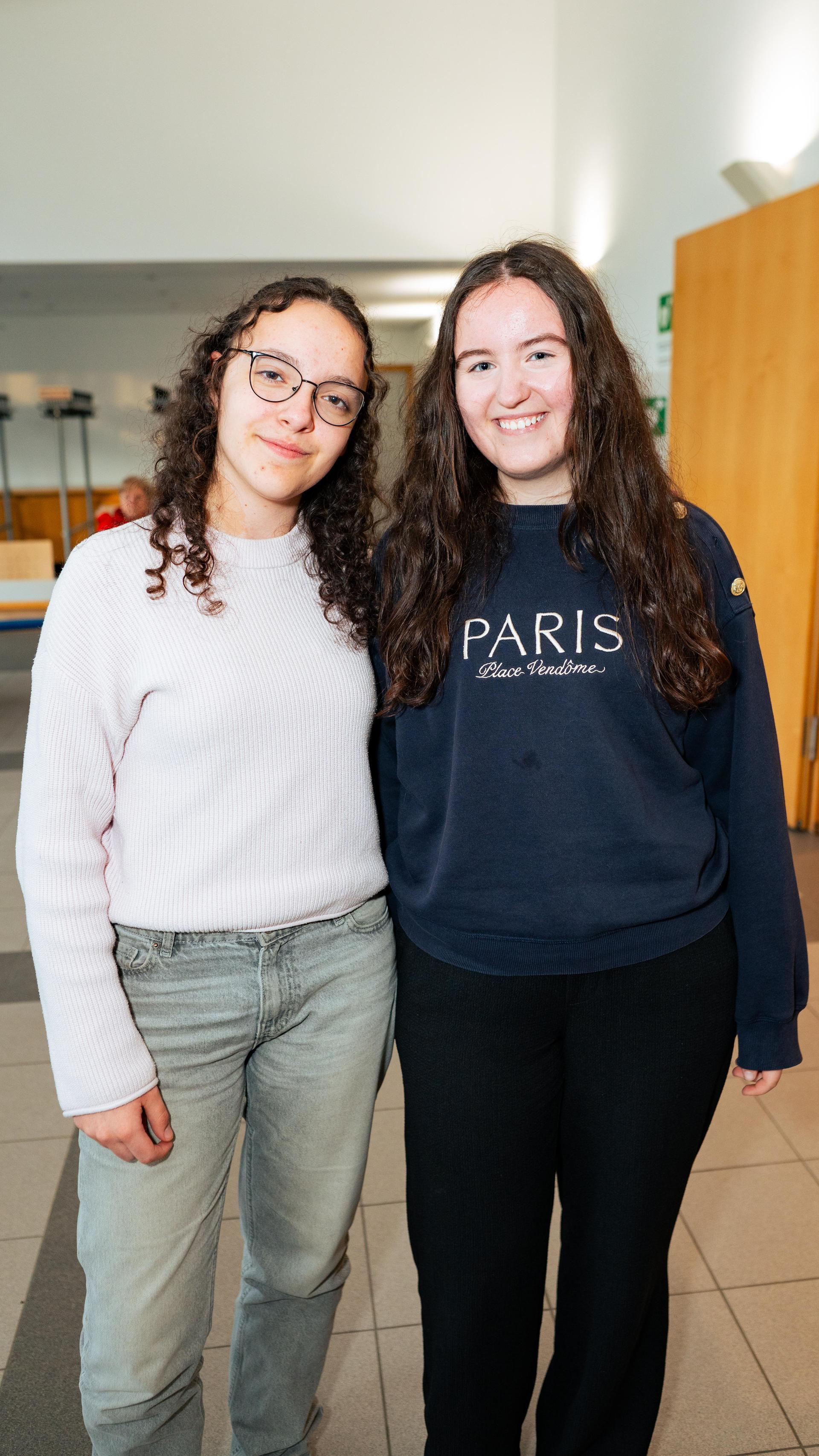 Beim Nachtflohmarkt am Freitag in Neustadt/WN herrschte bis 22 Uhr reges Treiben. (Bild: Hannes Stock)