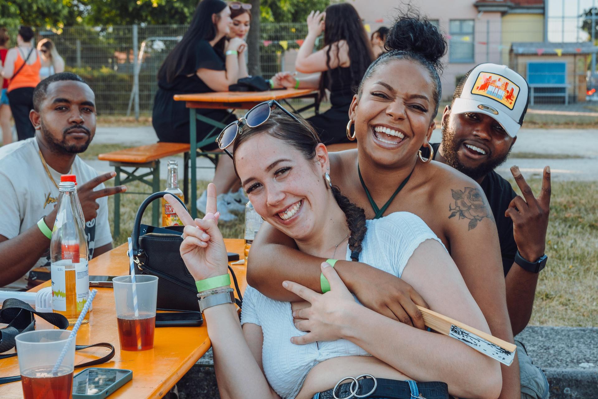 Shisha, Drinks und guter Hip-Hop. So war&#39;s am Hip-Hop BBQ in Amberg.  (Bild: Denise Helmschrott)