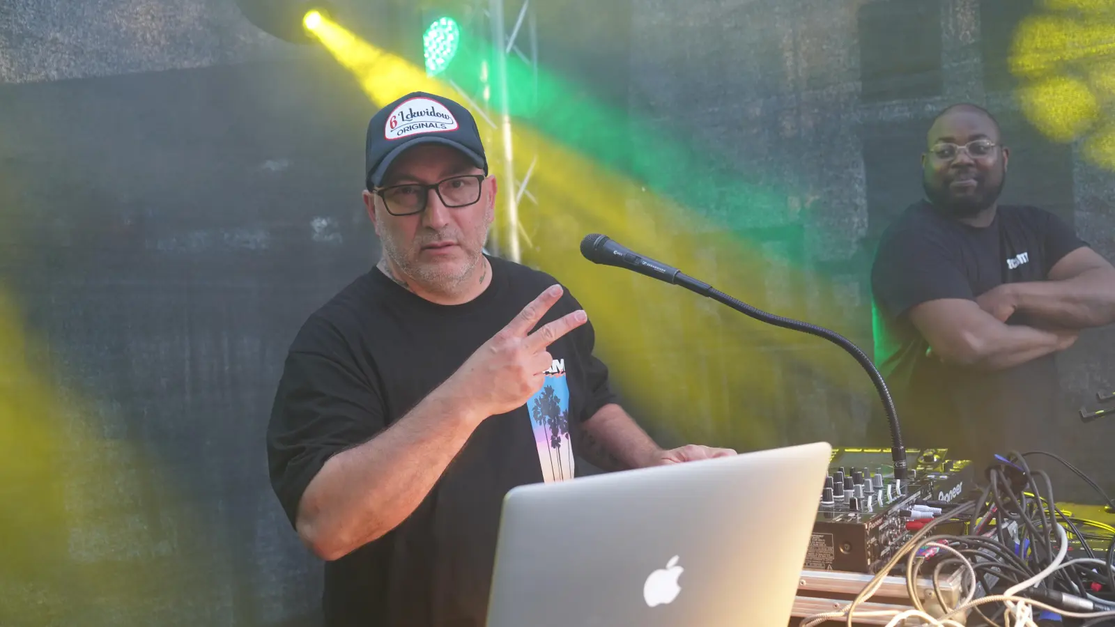 „DJ Dollar Bill” bringt fette Hip-Hop-Beats in Weidens Innenstadt.  (Archivbild: Claudia Moser)