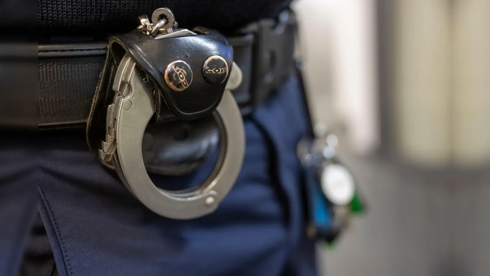 Der 34-Jährige war nach einem genehmigten Ausgang nicht mehr zurückgekehrt. (Symbolbild) (Bild: Peter Kneffel/dpa)