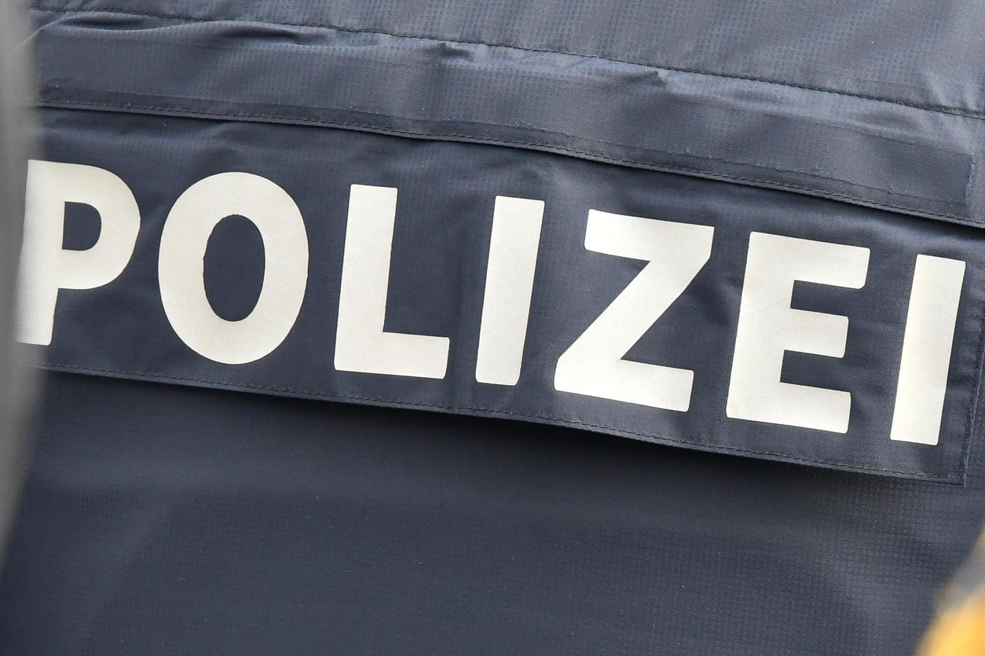 Eine Fahrradfahrt endet für einen 11-jährigen in Weiherhammer mit einem schrecklichen Ereignis: Eine Seniorin hat ihn von seinem Rad gezogen und geschlagen. Die Polizei ermittelt nun nach dem Grund der Tat. (Bild: Petra Hartl)