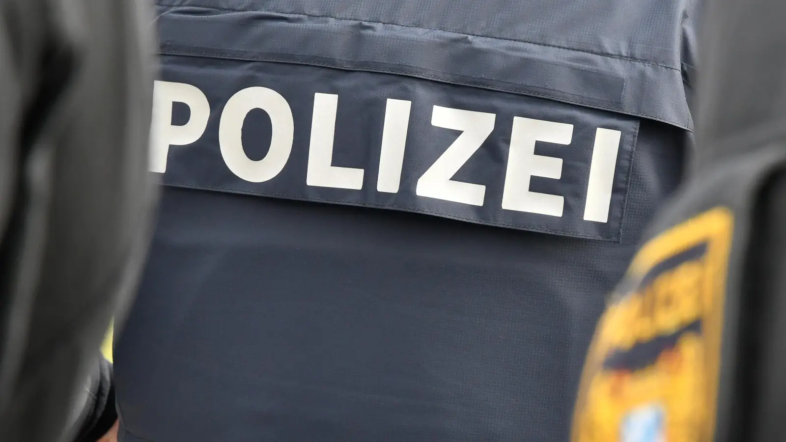 Eine Rollerfahrt mit falschem Kennzeichen und unter Drogeneinfluss endete für einen 18-jährigen in Windischeschenbach mit mehreren Anzeigen. (Bild: Petra Hartl)