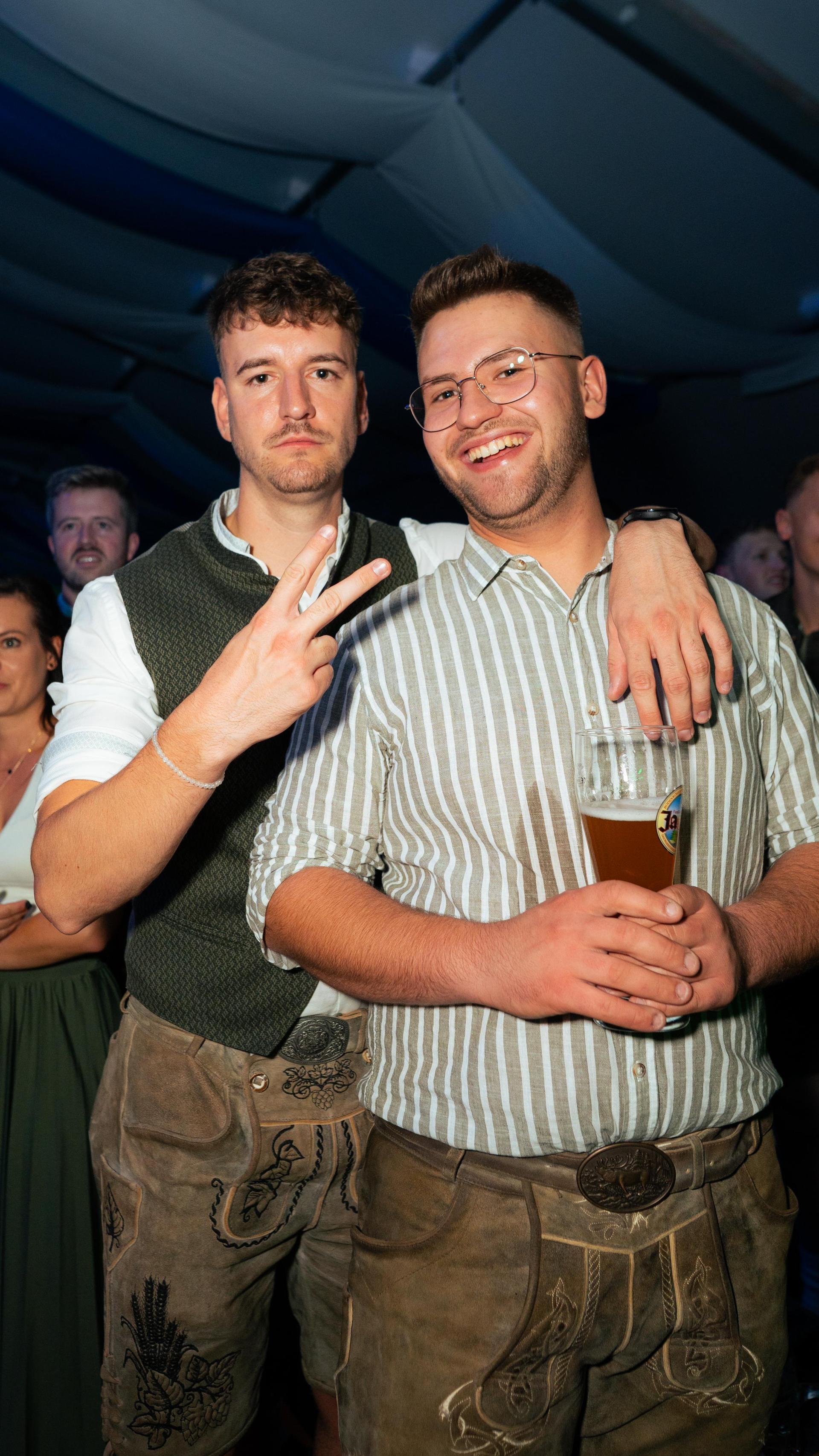 Sonntagabend auf der Pfreimder Kirwa. (Bild: Hannes Stock)