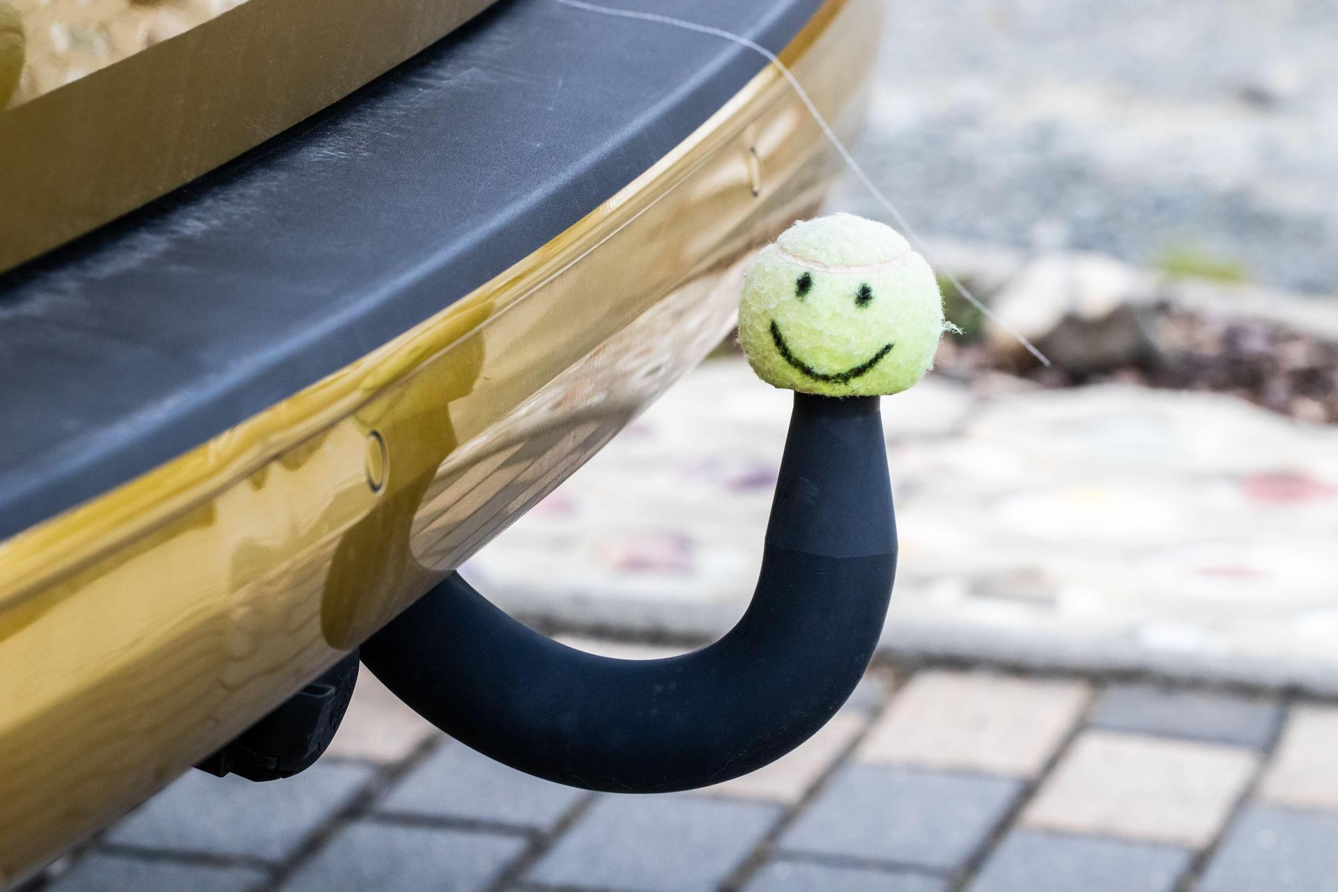 In Vohenstrauß kam es beim Abschleppen zu einer Unfallflucht. Die Polizei sucht Zeugen. (Symbolbild:  T. Förster ? stock.adobe.com)