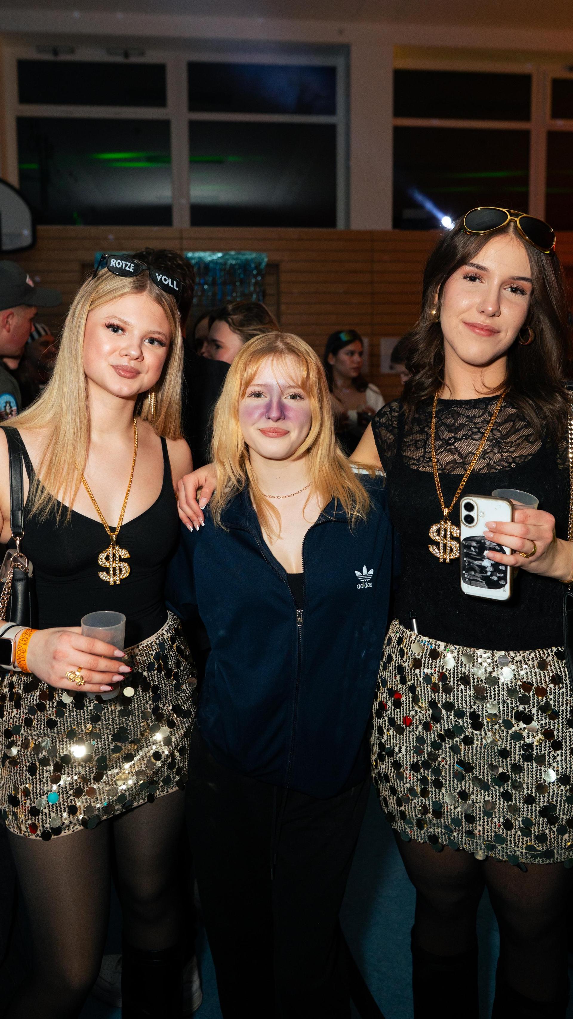 Beim Faschingsball des FC Luhe gings mit Vollgas weiter im Faschingstreiben.  (Bild: Hannes Stock)