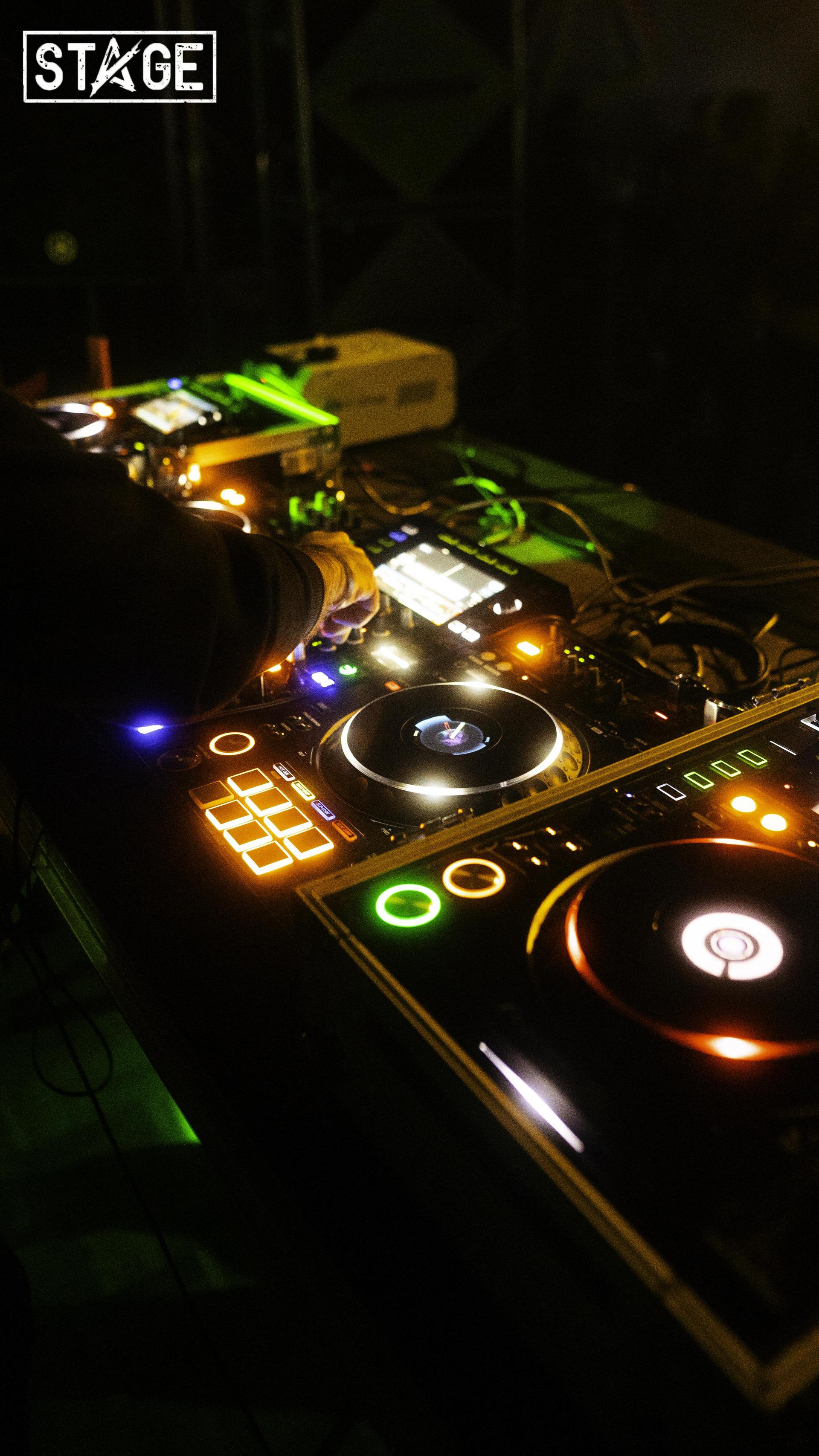 Die Fotos der „Schwitzkasten”-Party im Stage. (Bild: Hannes Stock)