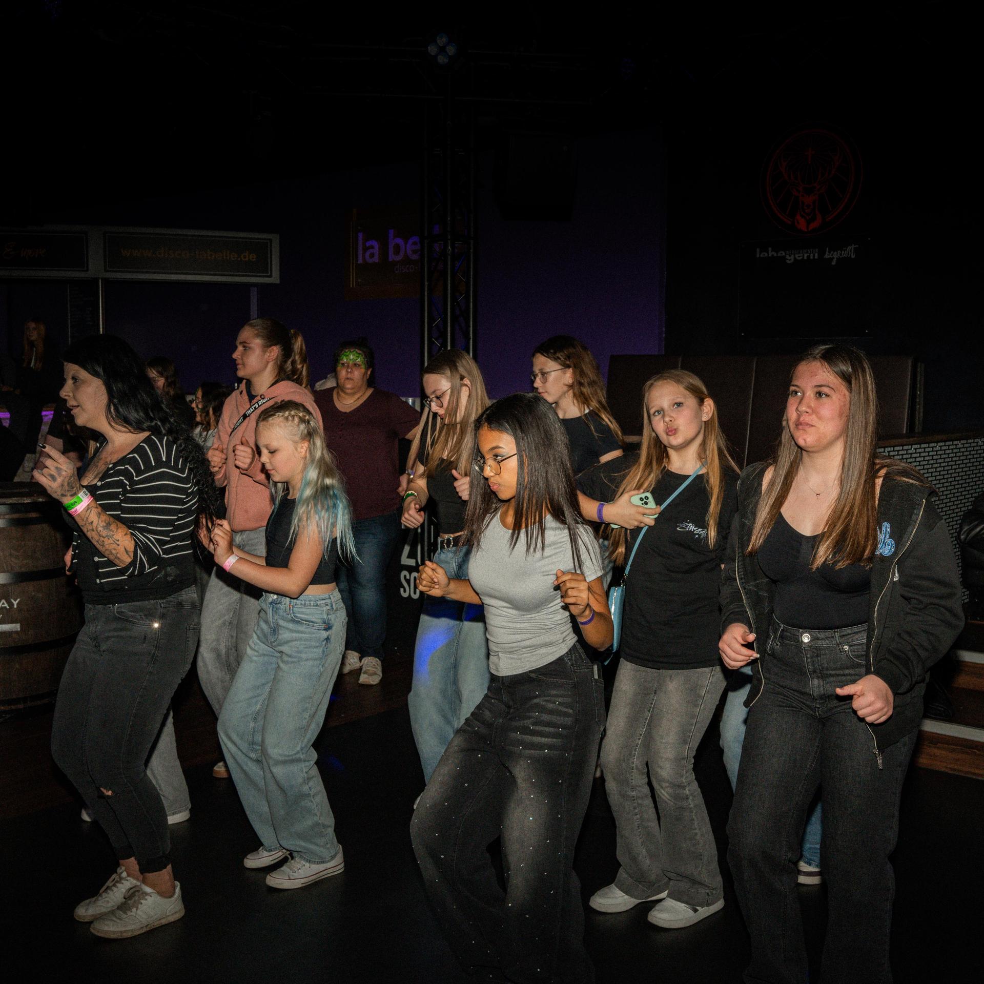 Die Teenieparty im La Belle Waidhaus. (Bild: Timo Kraus)