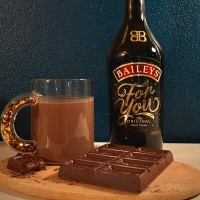 Heiße Schokolade wird nur noch besser mit einem Schuss Baileys darin. Wir zeigen euch, wie&#39;s geht. (Bild: knz)