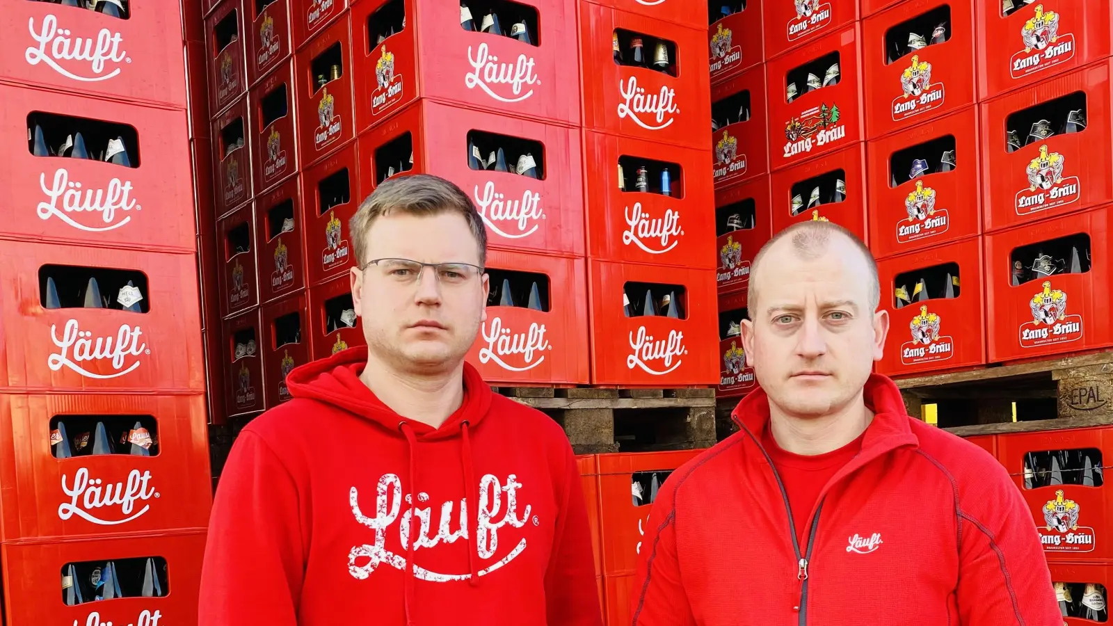 Die Brüder Rudolf und Richard Hopf (von links) müssen einen schweren Schritt gehen. Sie schließen die Traditionsbrauerei Lang. (Bild: Lang-Bräu/exb)
