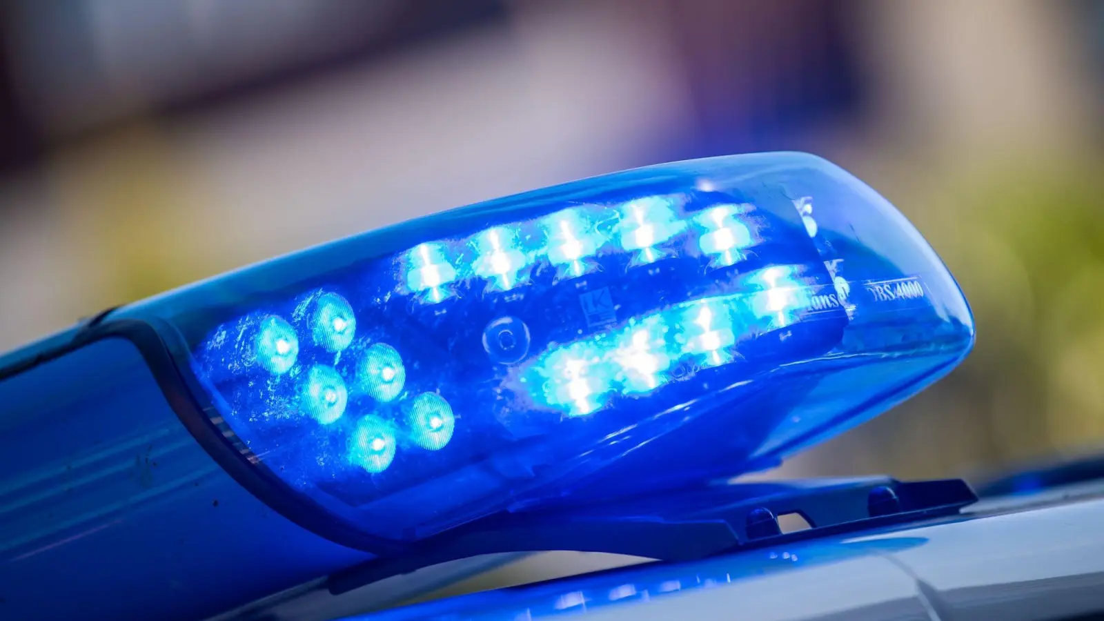 Die Polizei hatte es in Weiden am Freitag mit einem Zechpreller zu tun.  (Symbolbild: Lino Mirgeler/dpa)