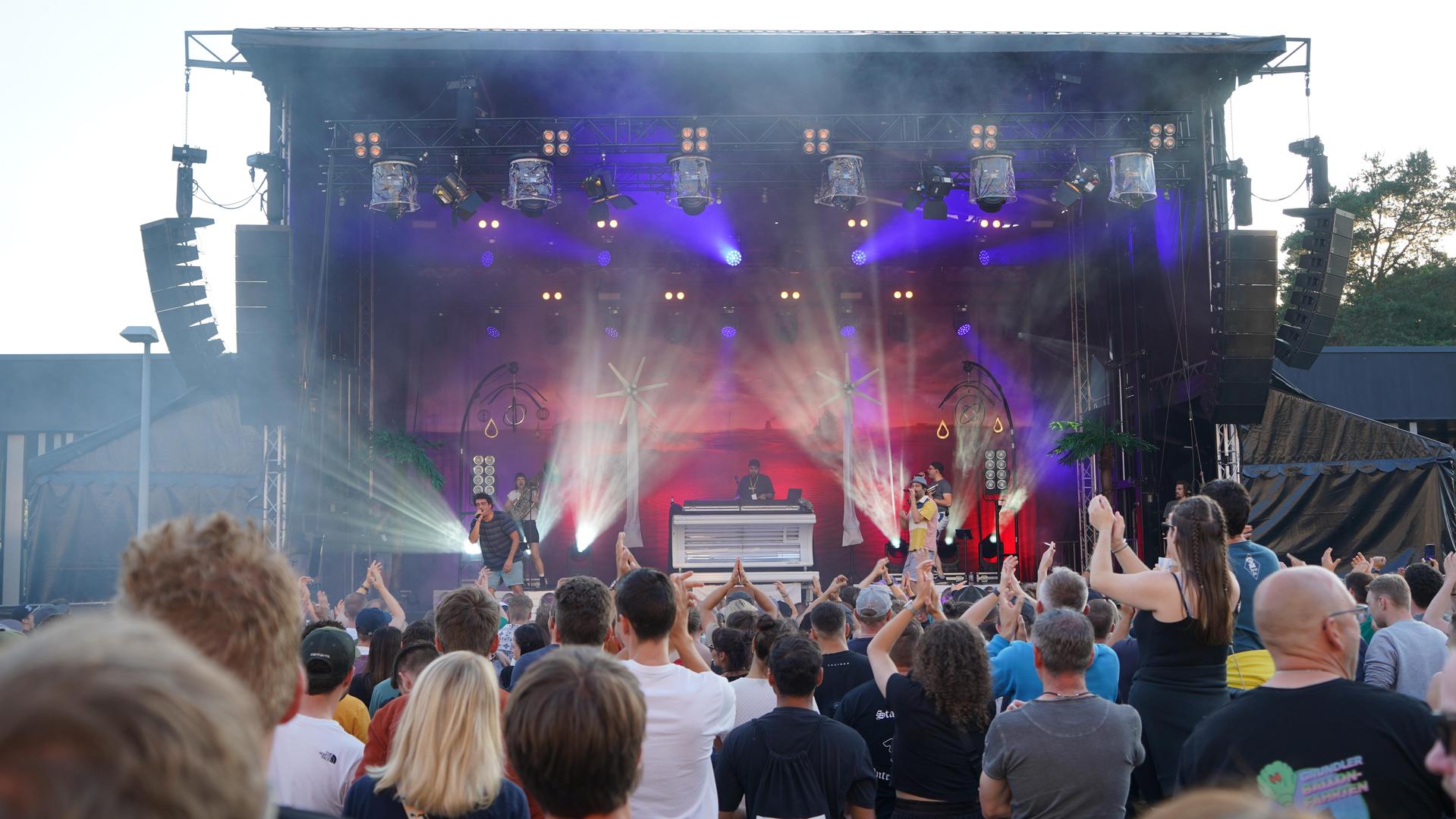 Am Freitagabend spielten „Dicht und Ergreifend” auf dem Campus Open Air. (Bild: mcl)