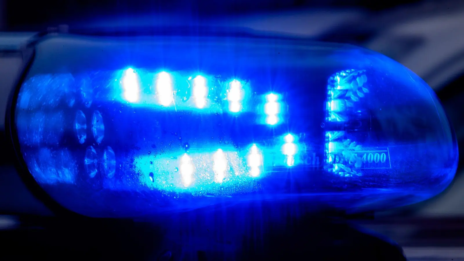 Nach einer nächtlichen körperlichen Auseinandersetzung in Weiden bittet die Polizei um Hinweise. (Symbolbild: Klaus-Dietmar Gabbert/dpa)