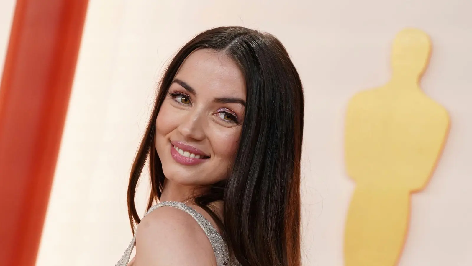 Schauspielerin Ana de Armas soll auf der Oscar-Bühne glänzen. (Archivbild)  (Bild: Jordan Strauss/Invision/AP/dpa)