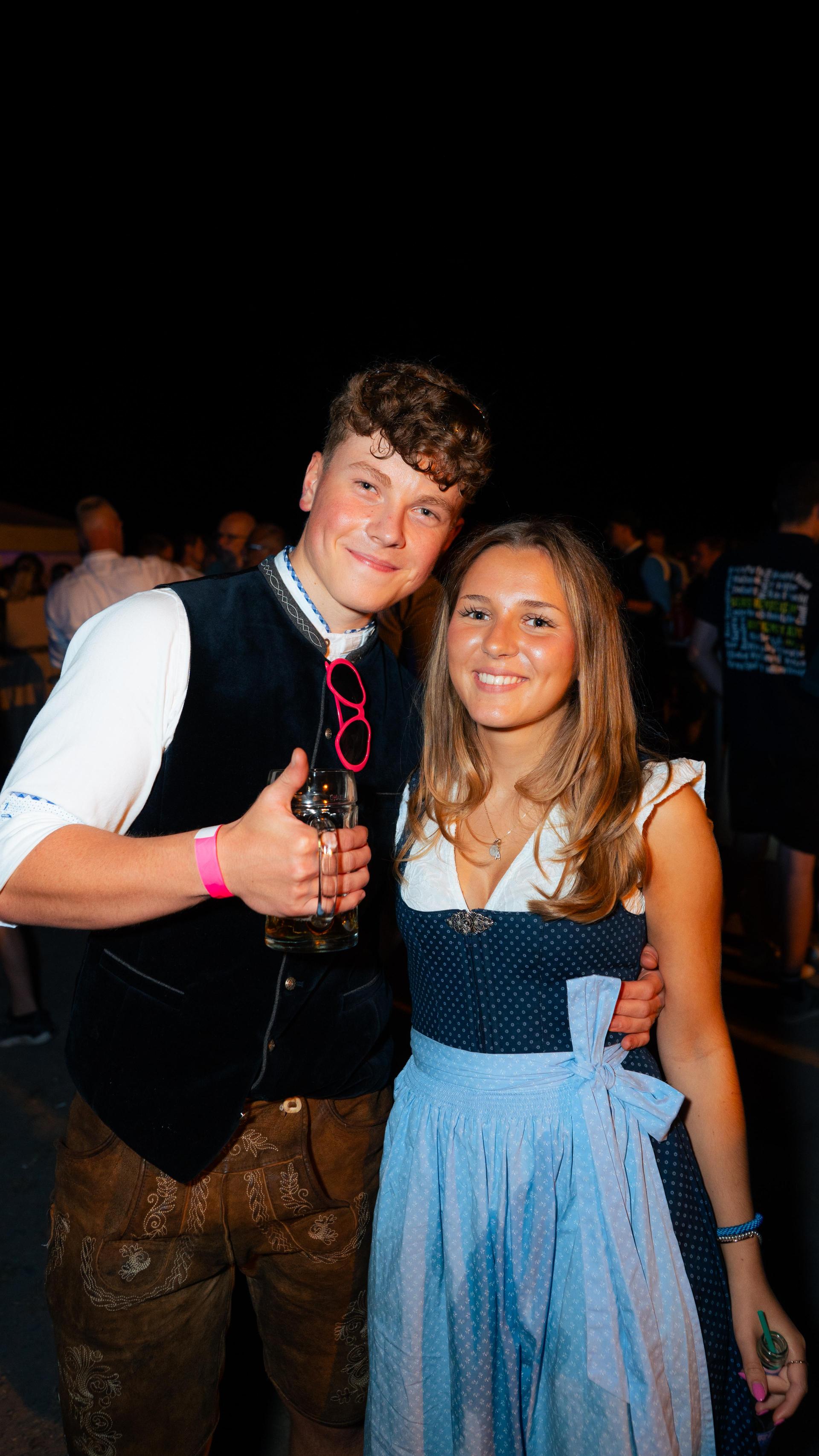 Gute Stimmung, volles Zelt und super Momentaufnahmen. (Bild: Hannes Stock)