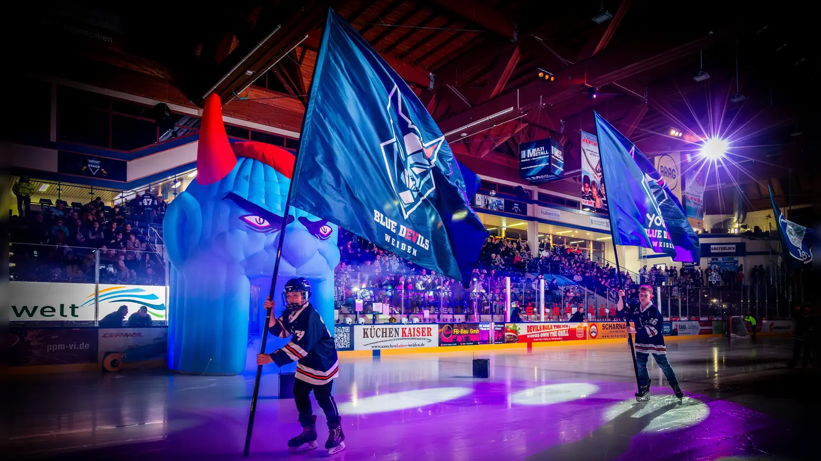 Das Spiel der Blue Devils Weiden verzögert sich vorerst wegen einer technischen Störung in der Halle der Dresdner Eislöwen.  (Archivbild: Tobias Neubert)