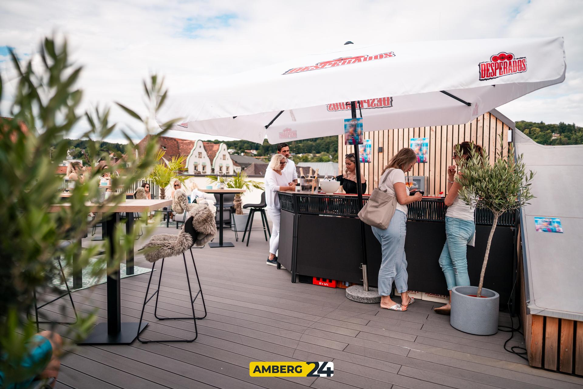 Die White Party in der Walküre Skybar. (Bild: Justus Gregor)