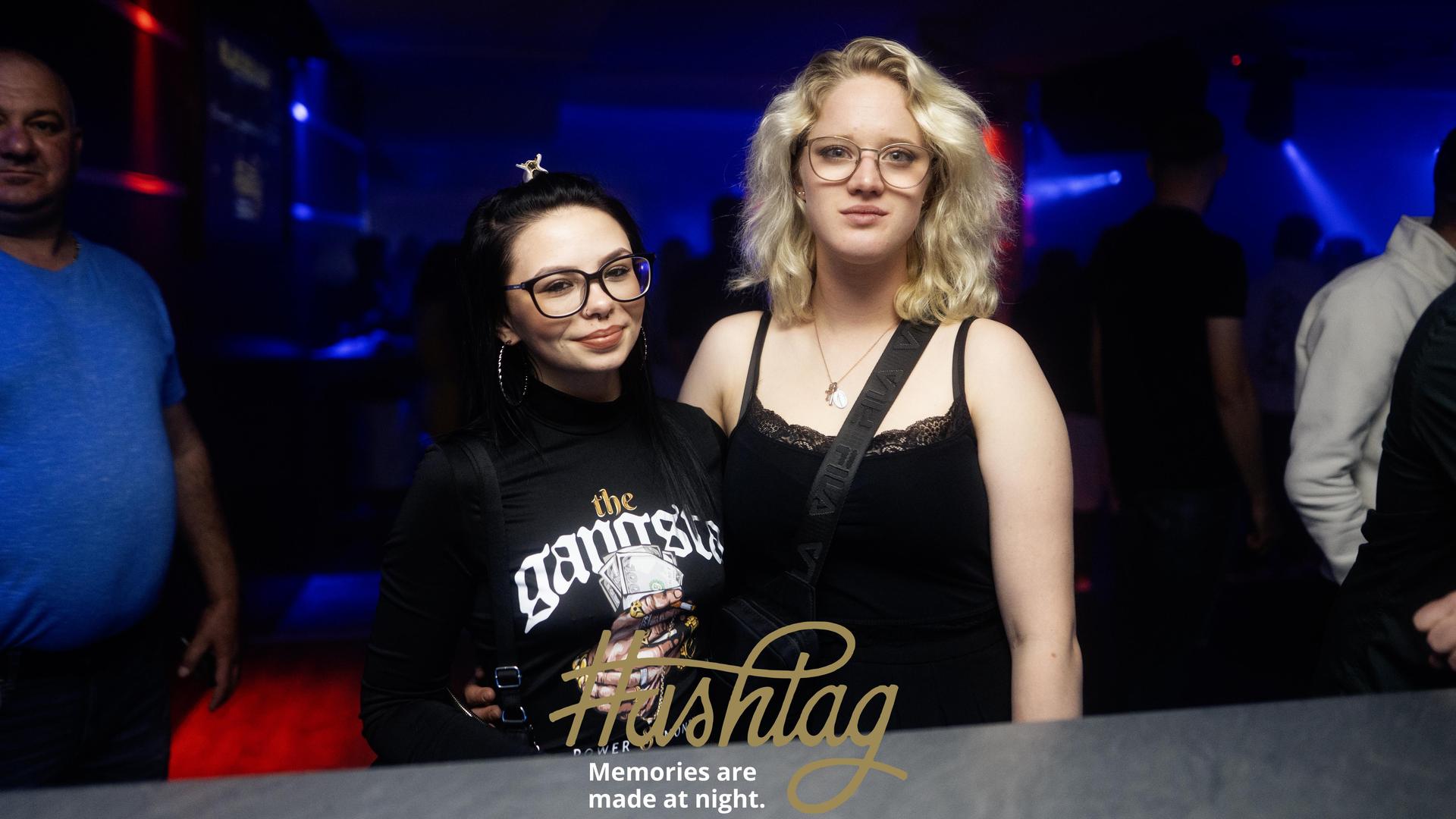 Die „Blackedout”-Party im Hashtag. (Bild: Hannes Stock)