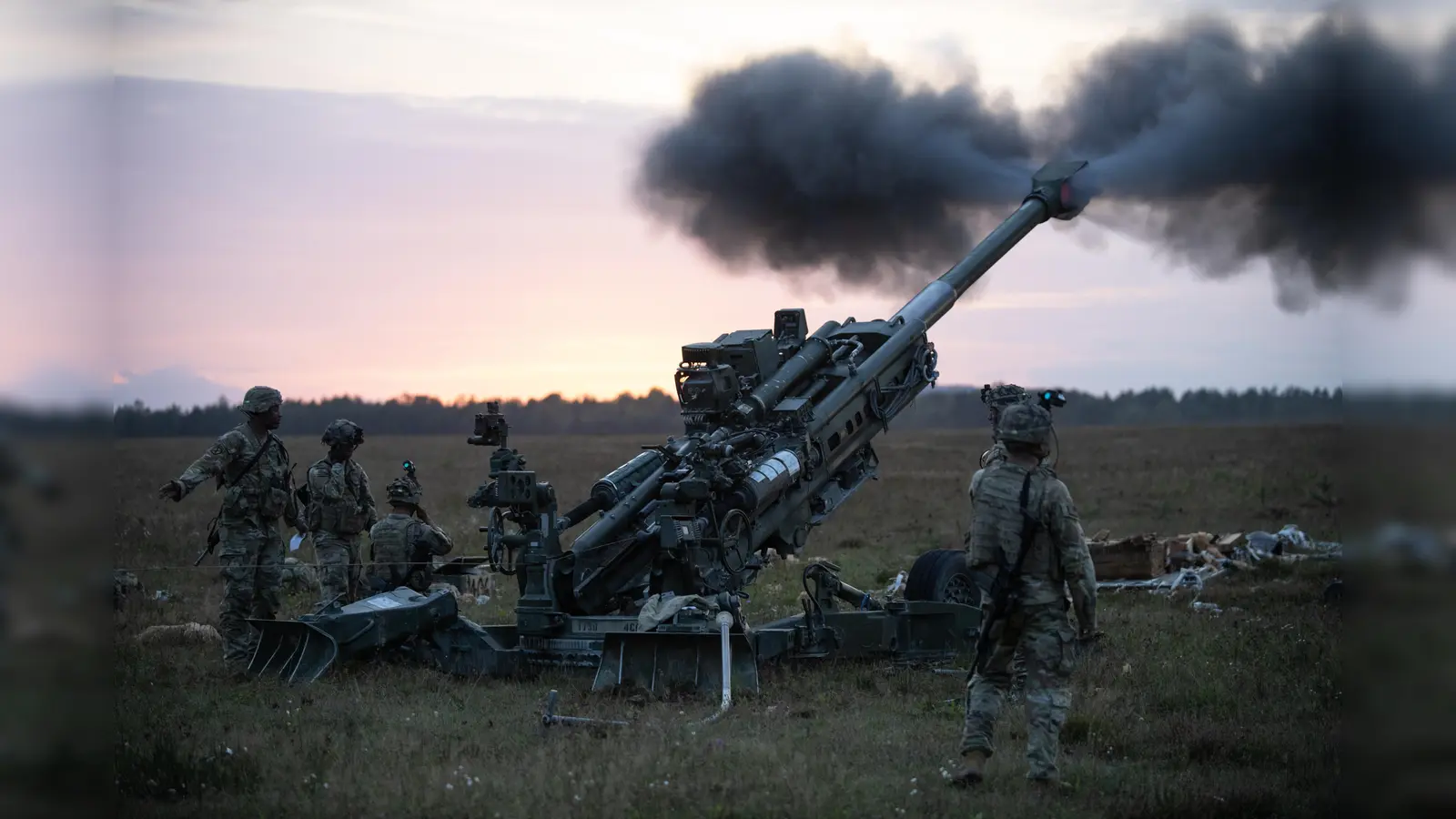 Rumms! Auf und rund um den Truppenübungsplatz Grafenwöhr kann es bis zum 31. Oktober wieder lauter werden – und zwar rund um die Uhr. Die US-Armee und ihre Partner verstärken ihre Übungstätigkeit auf dem Trainingsgelände. (Bild: Kevin Payne/US Army)