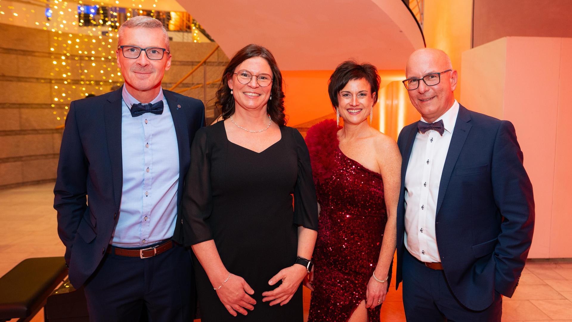 Am Samstag wurde es in der Weidener Max-Reger-Halle außergewöhnlich festlich. (Bild: Hannes Stock)