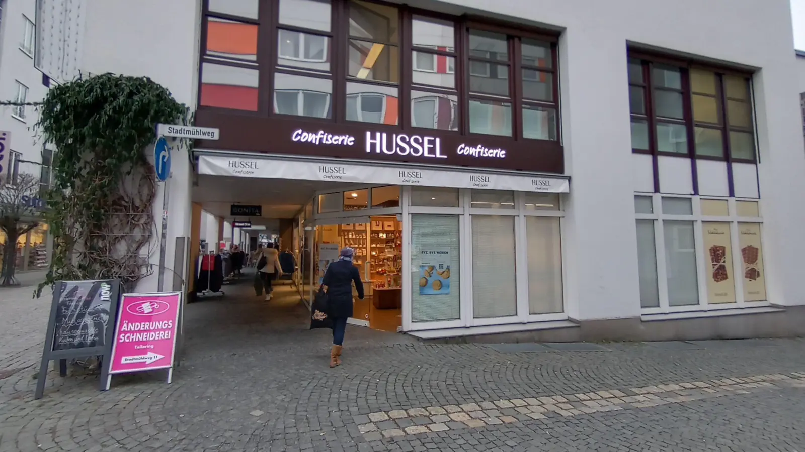 Das Schokoladen- und Pralinen-Geschäft Hussel in der Weidener Innenstadt schließt (Bild: shl)
