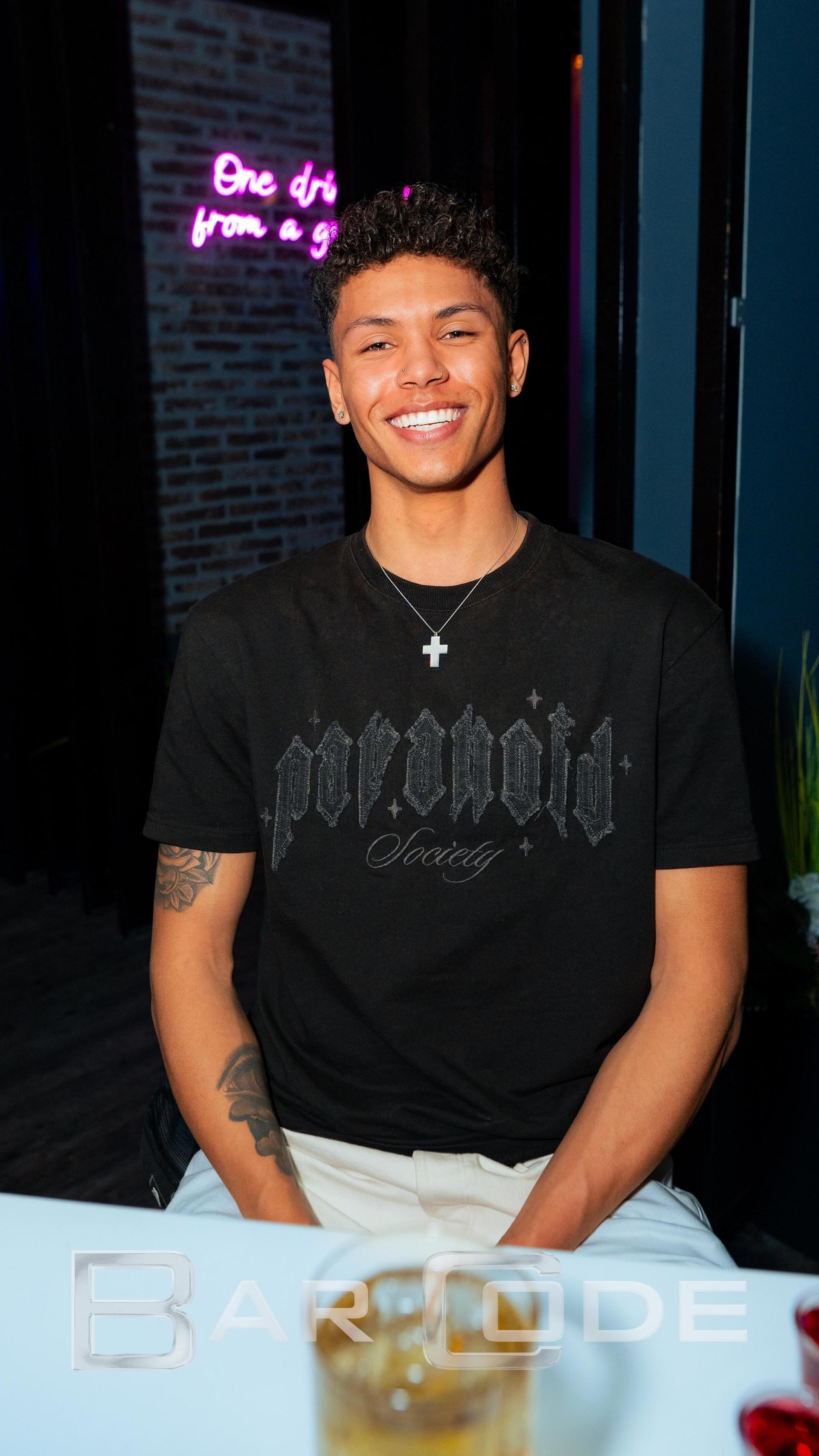 Cocktails, Bier und gute Laune gabs im Barcode am Samstagabend. (Bild: Hannes Stock)