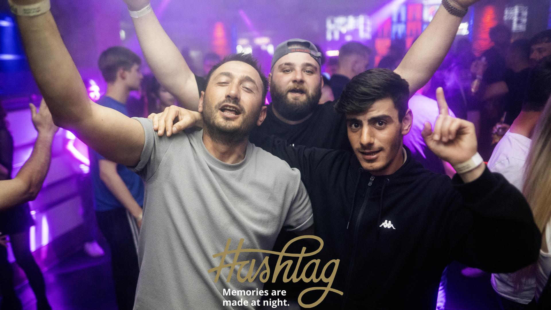 Die „Blackedout”-Party im Hashtag. (Bild: Hannes Stock)