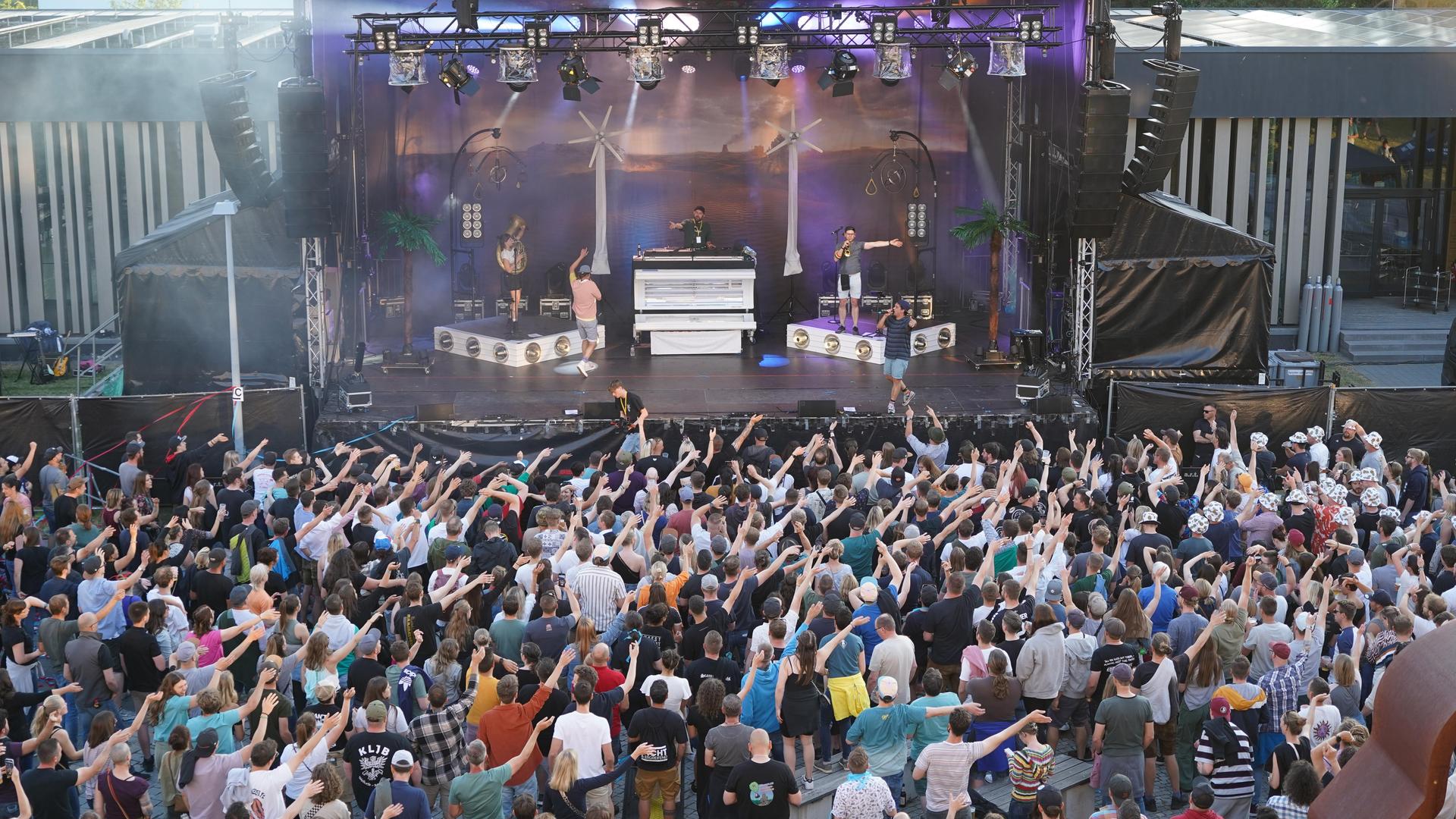 Am Freitagabend spielten „Dicht und Ergreifend” auf dem Campus Open Air. (Bild: mcl)
