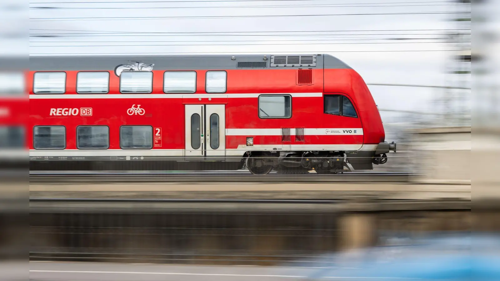 Durch die Verzögerung von Bauarbeiten am Münchener Hauptbahnhof entstehen weitere Einschränkungen für Züge aus der Oberpfalz. (Symbolbild: Robert Michael/dpa)