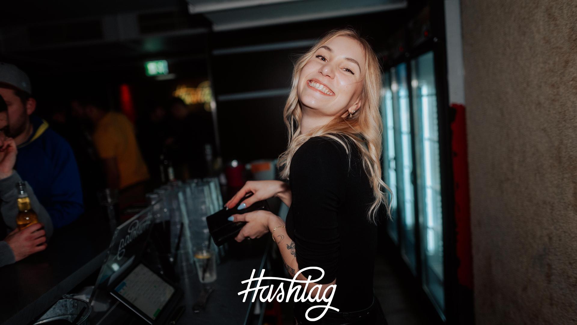 Bei der „Hashtag Saturday”-Partyim Hashtag Weiden sorgte <b>DJ RobVEE</b> für den passenden Sound. (Bild: Sebastian Reiter)
