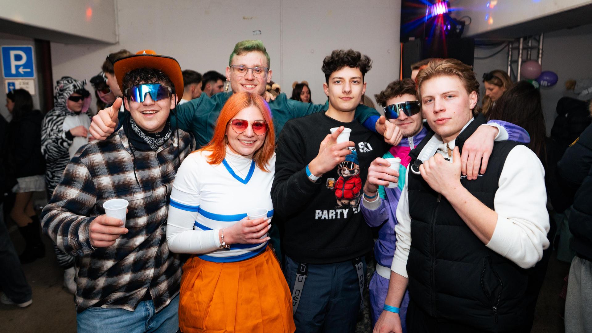 Erst Faschingszug, dann Afterparty in Neustadt. Wir haben die Bilder.  (Bild: Hannes Stock)