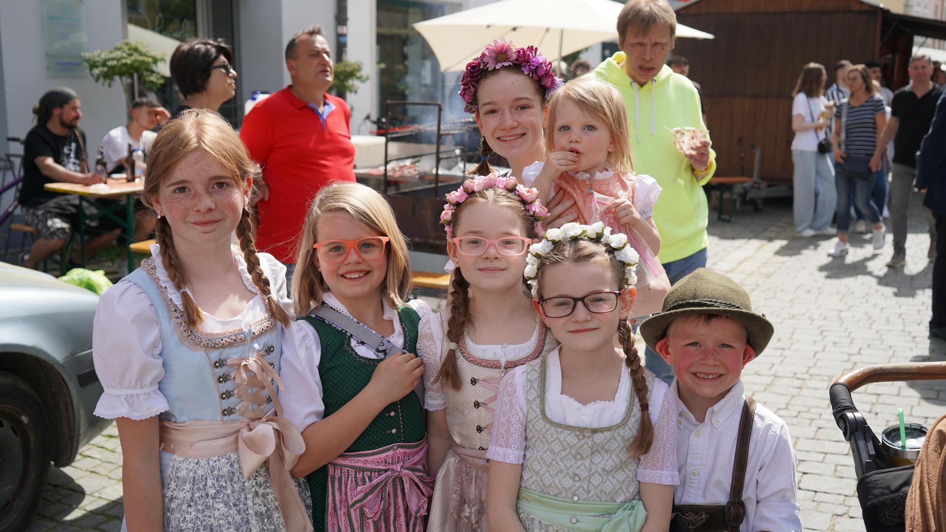 So war das Maibaumaufstellen in Weiden. (Bild: mcl)