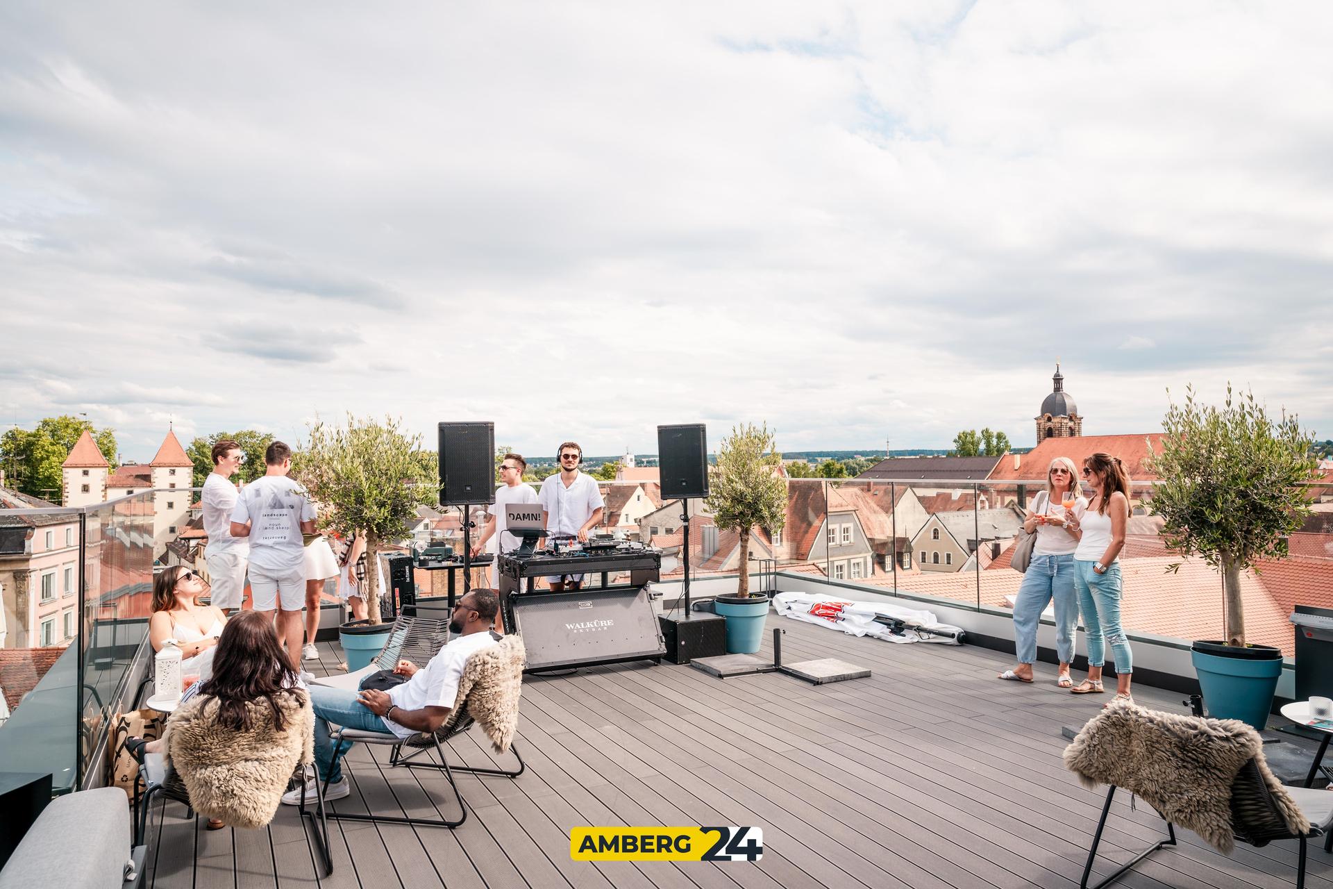 Die White Party in der Walküre Skybar. (Bild: Justus Gregor)