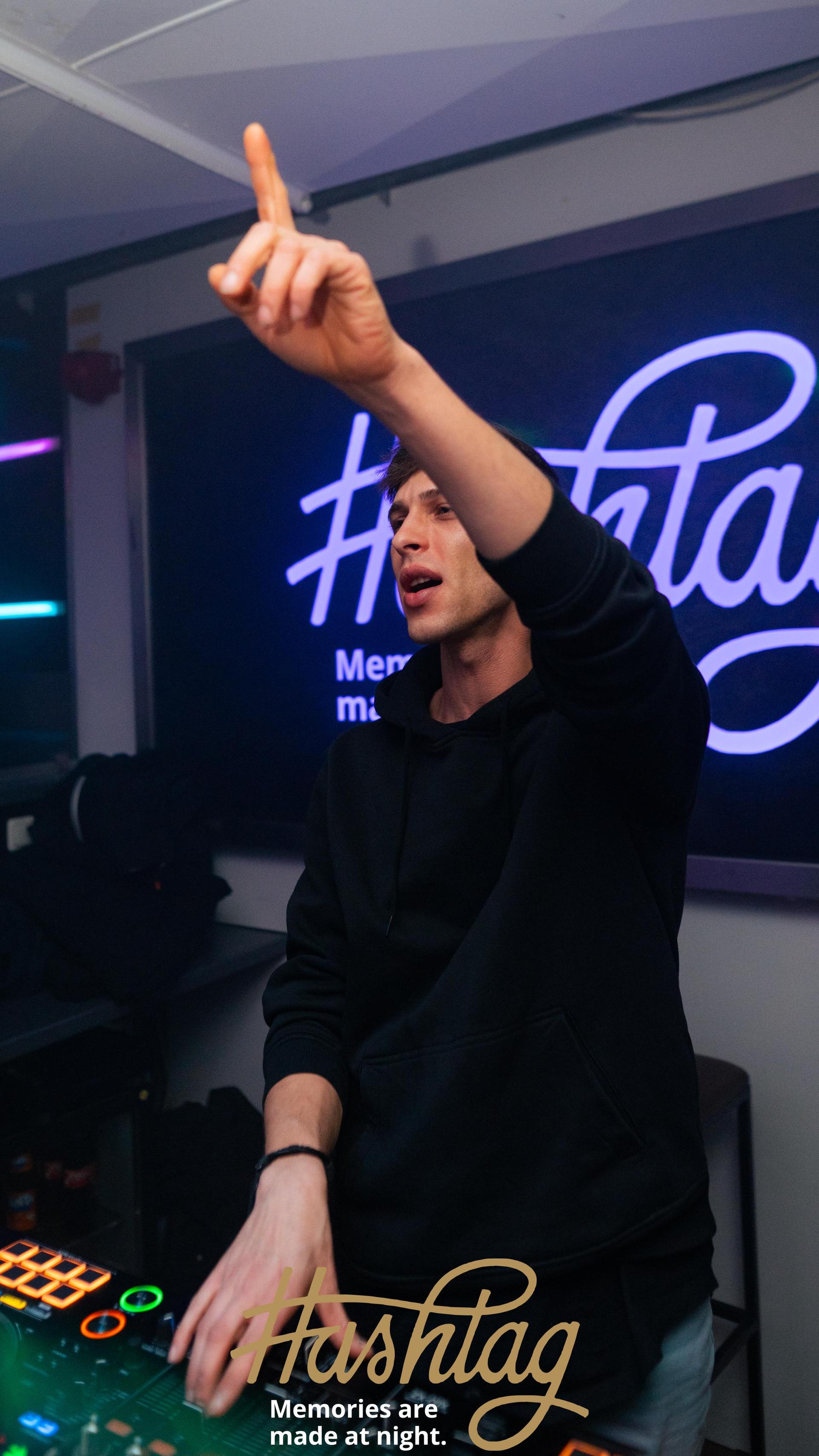 Am Freitag haben sich im Weidener Hashtag alle „SAINTS &amp; SINNERS” versammelt. (Bild: Hannes Stock)