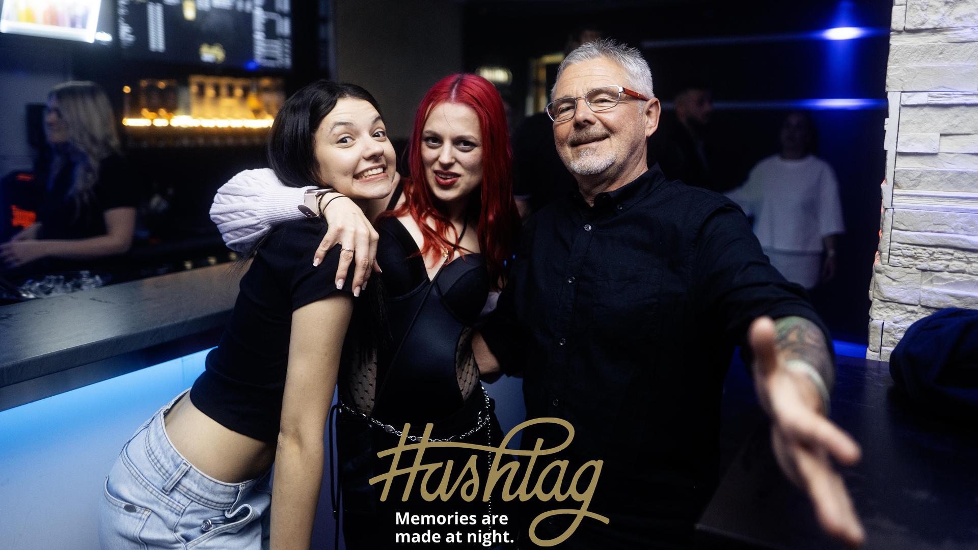 Die „Blackedout”-Party im Hashtag. (Bild: Hannes Stock)