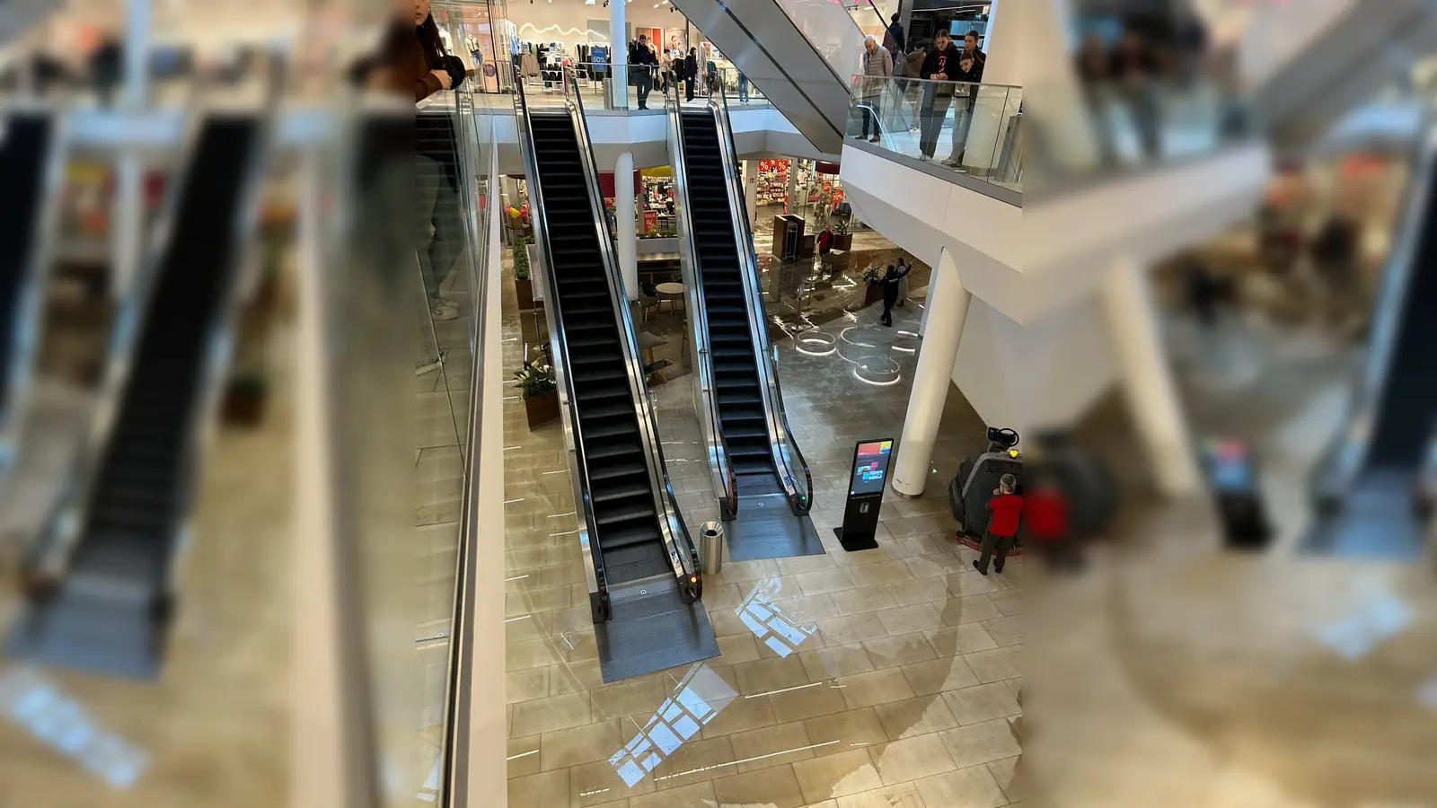 Das Untergeschoss im NOC stand am Mittwochnachmittag unter Wasser. (Bild: Instagram/smokeyyyoshi)