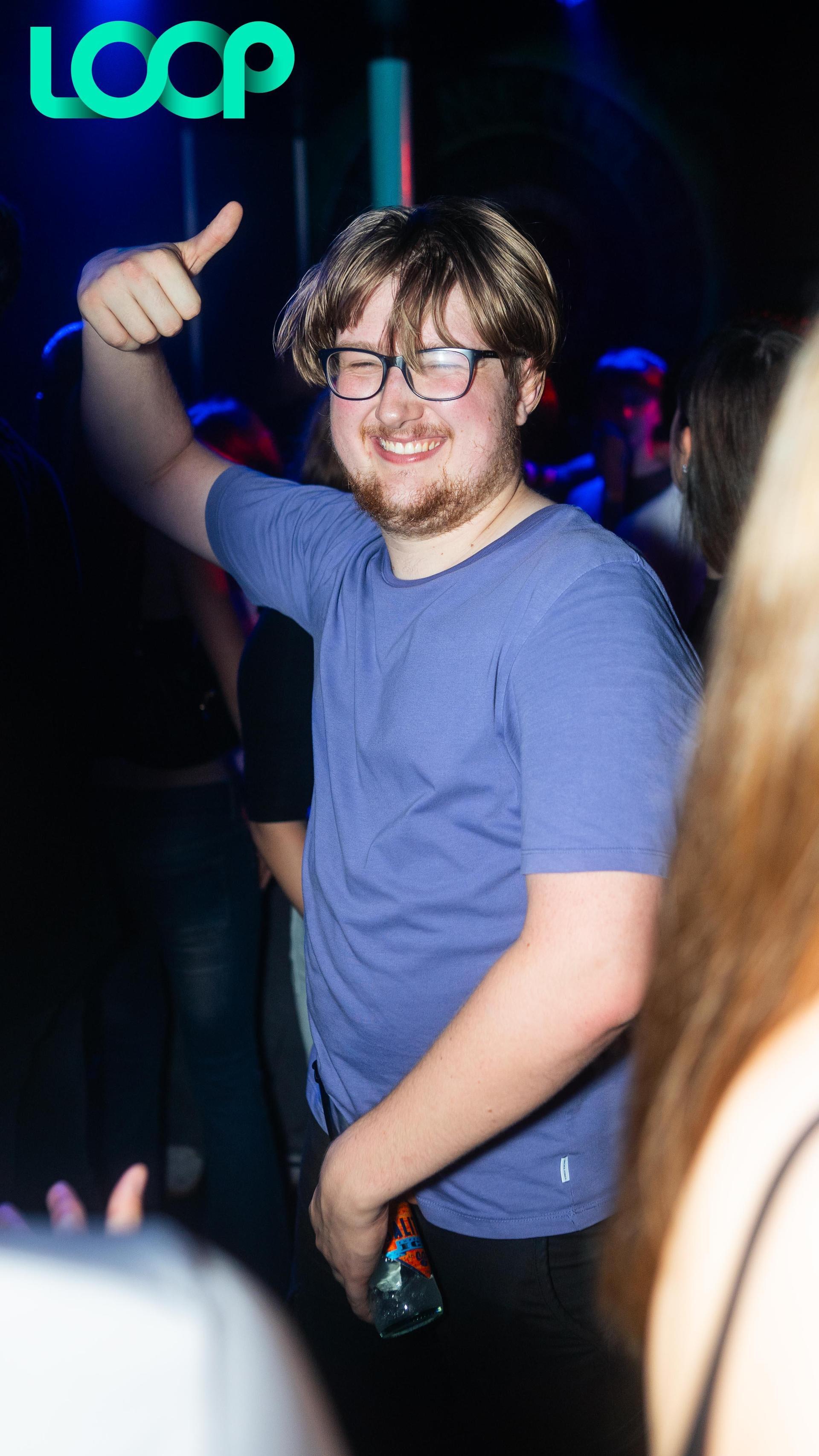 Die „School is out”-Party im Loop. (Bild: Hannes Stock)