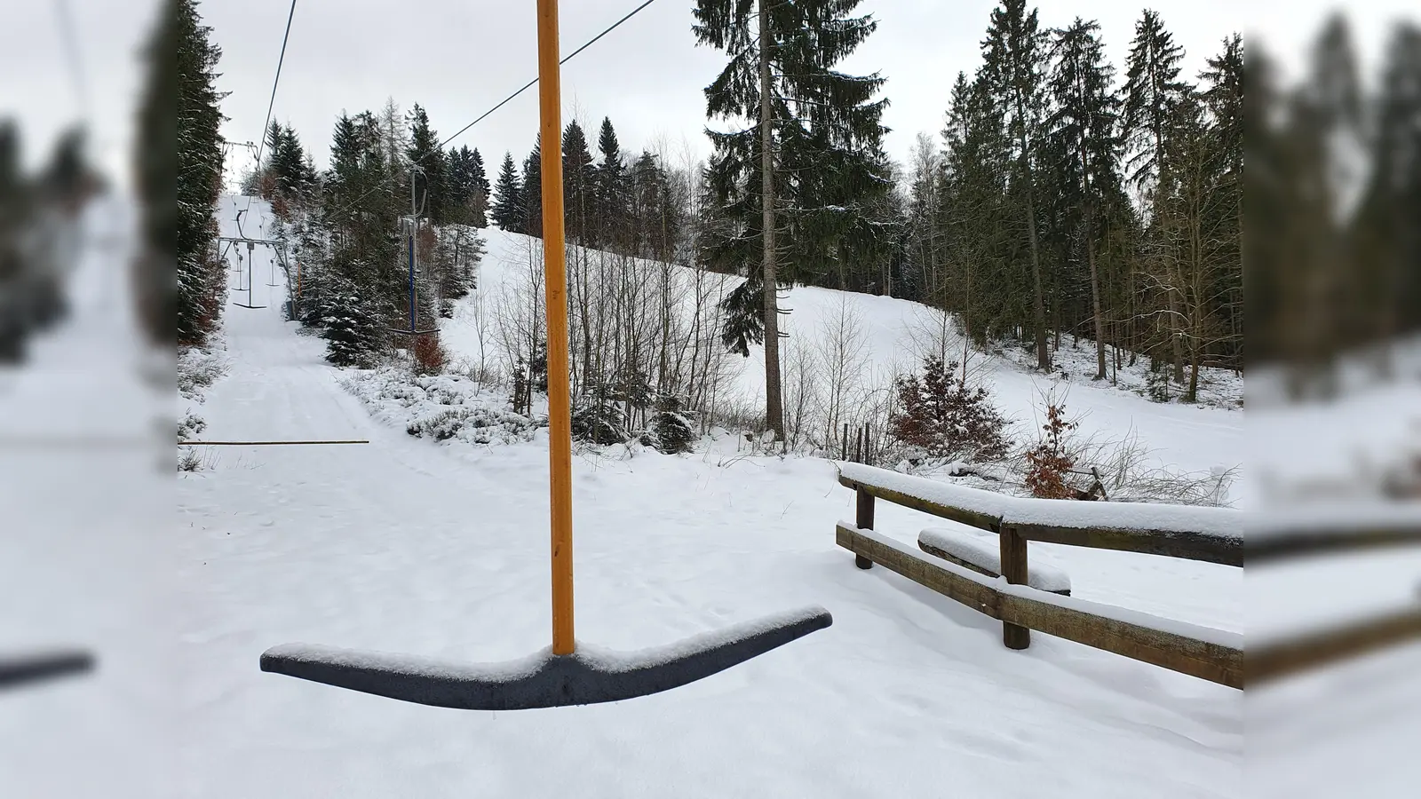 Brettlfans dürfen sich freuen: Nun öffnet der Skilift am Wurmstein. (Archivbild: Lowak)