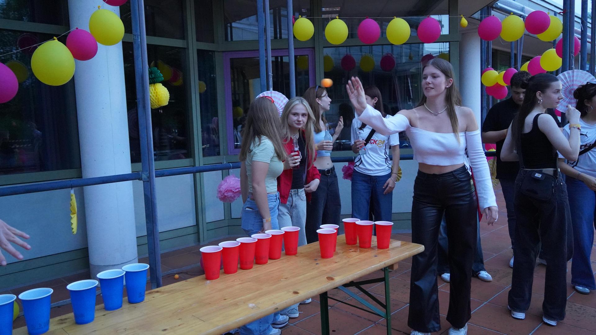 Die Beachparty am Elly-Heuss-Gymnasium. (Bild: mcl)