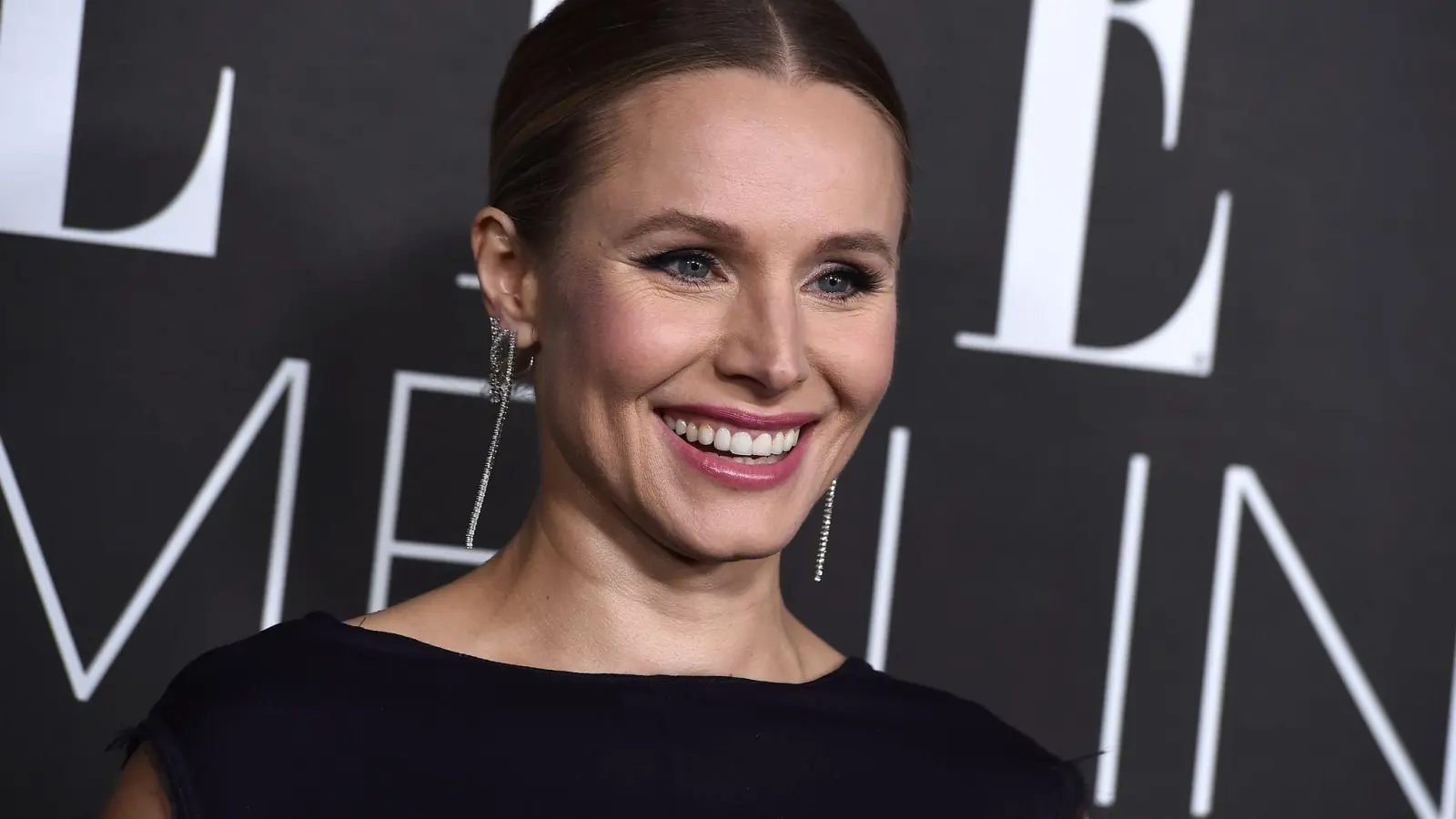 US-Schauspielerin Kristen Bell lässt sich gerne von ihren Töchtern erden. (Archivfoto) (Bild: Jordan Strauss/Invision via AP/dpa)