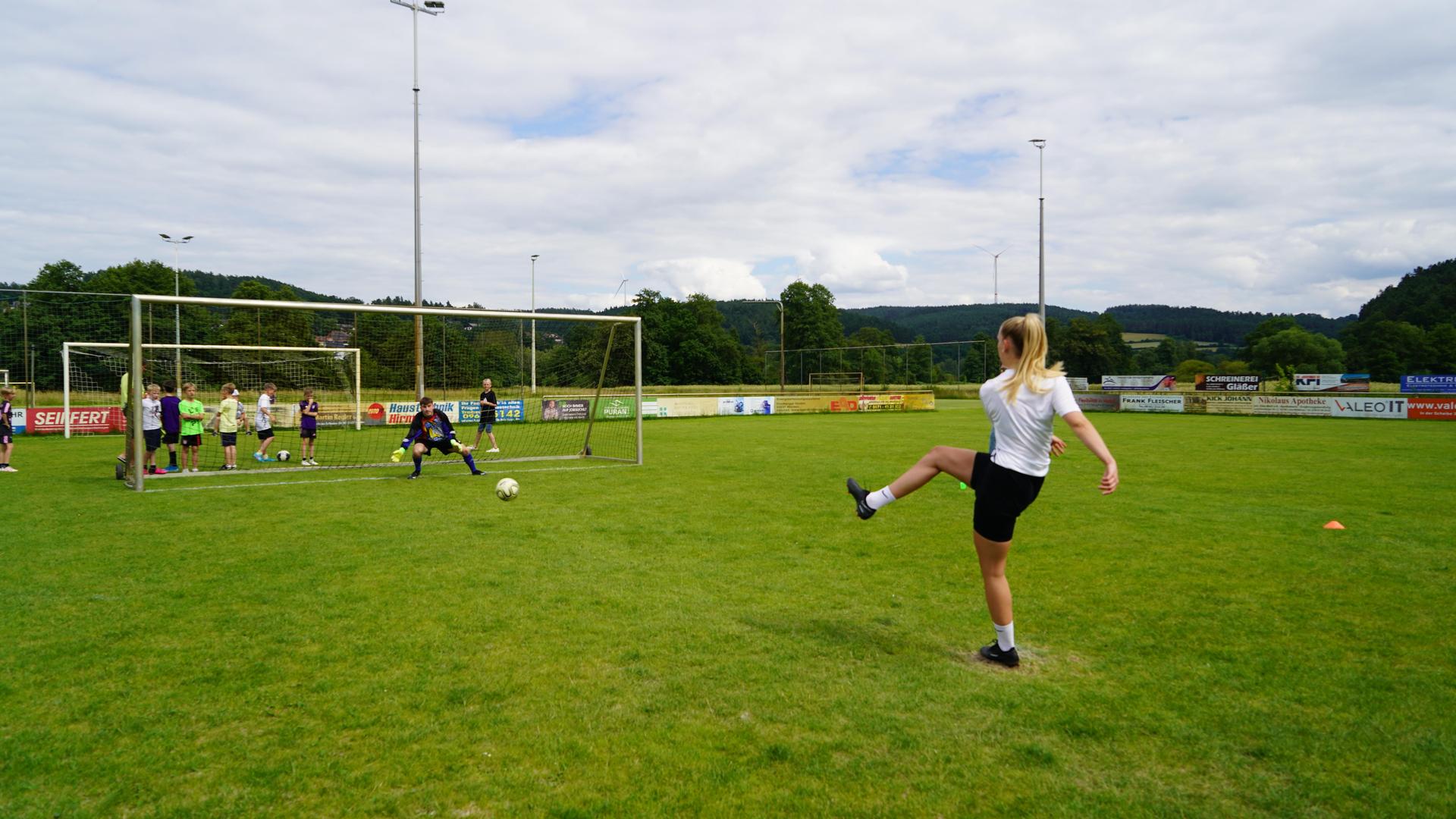 Das Elfmeterturnier beim FC Luhe-Markt. (Bild: mcl)