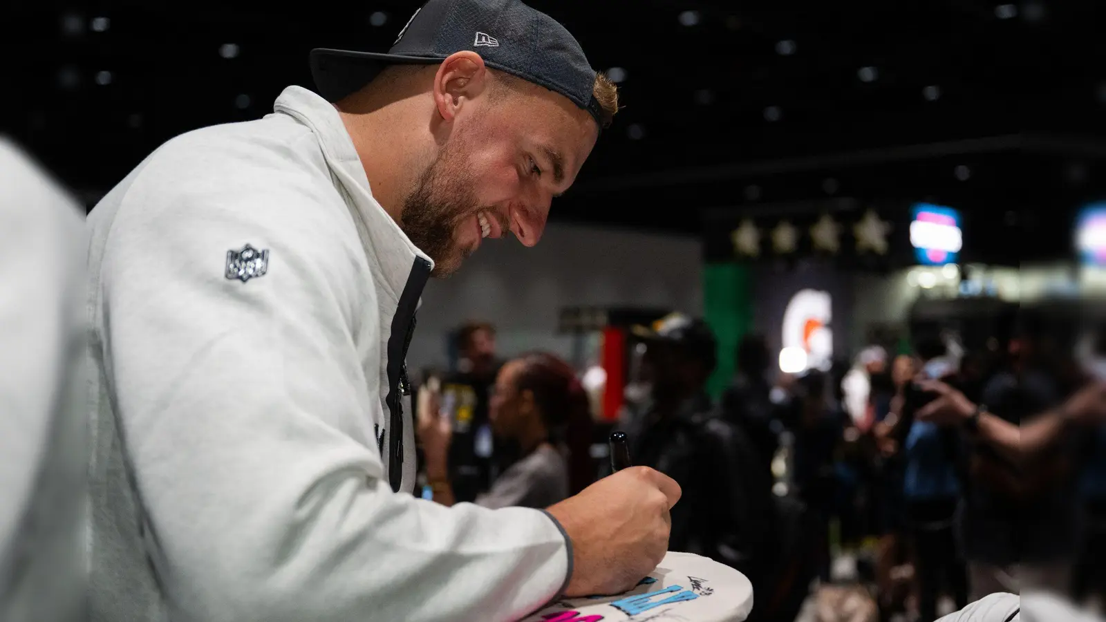 Der Deutsche Lorenz Metz steht unverhofft im Super Bowl. (Bild: Maximilian Haupt/dpa)