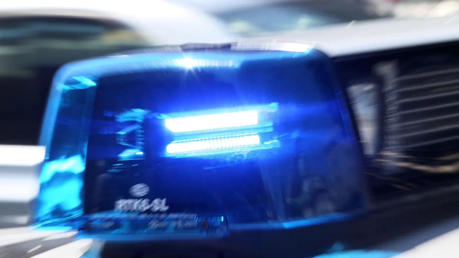 Fahnder der Grenzpolizei Waidhaus finden bei einem Autofahrer Drogen. (Symbolbild: Stephan Jansen/dpa)