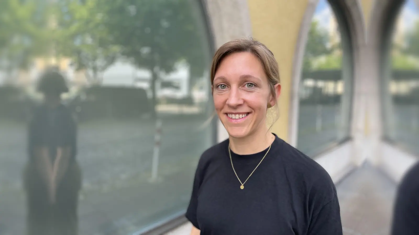 Stefanie Quandt bringt neues Leben in die ehemalige Allee-Apotheke. Mit „Reconnect“ schafft sie einen Raum für alles rund um Bewegung und Gesundheit. (Bild: Paulina Schmidt)