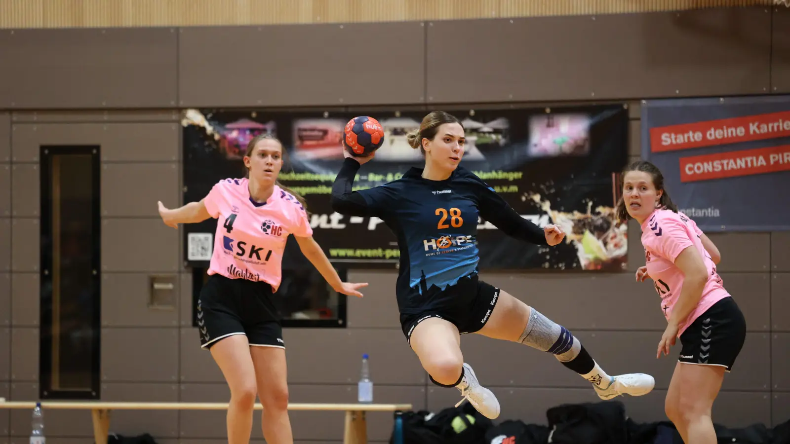 Jasmin Häring und die Handballerinnen der HSG Weiden haben am Samstag den ersten Sieg im neuen Jahr gegen die SG Mintraching/Neutraubling II eingefahren.  (Archivbild: Dieter Jäschke)