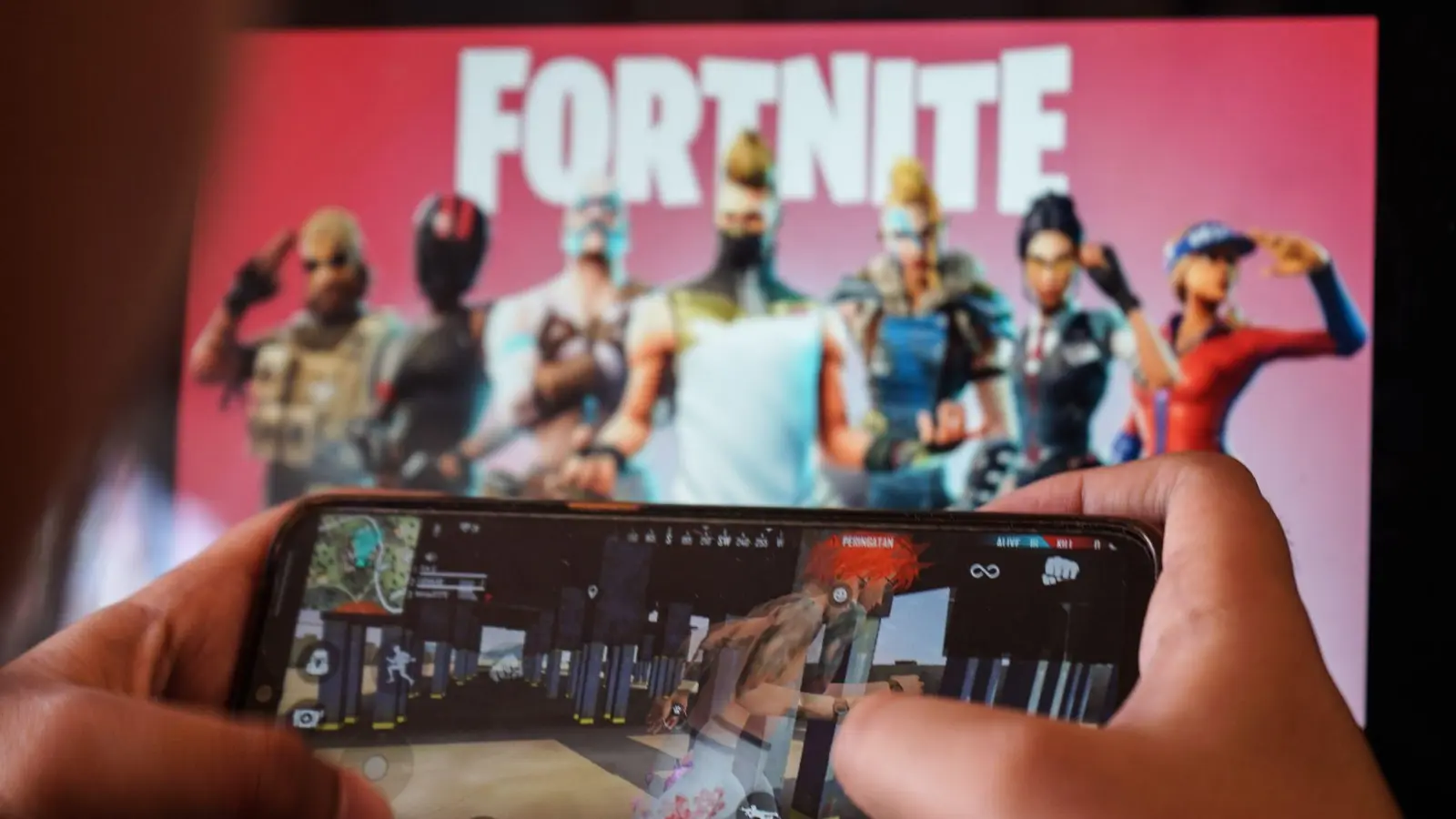 Fortnite ist derzeit in Apple-App-Stores nicht verfügbar. (Symbolbild) (Bild: Herwin Bahar/ZUMA Wire/dpa)