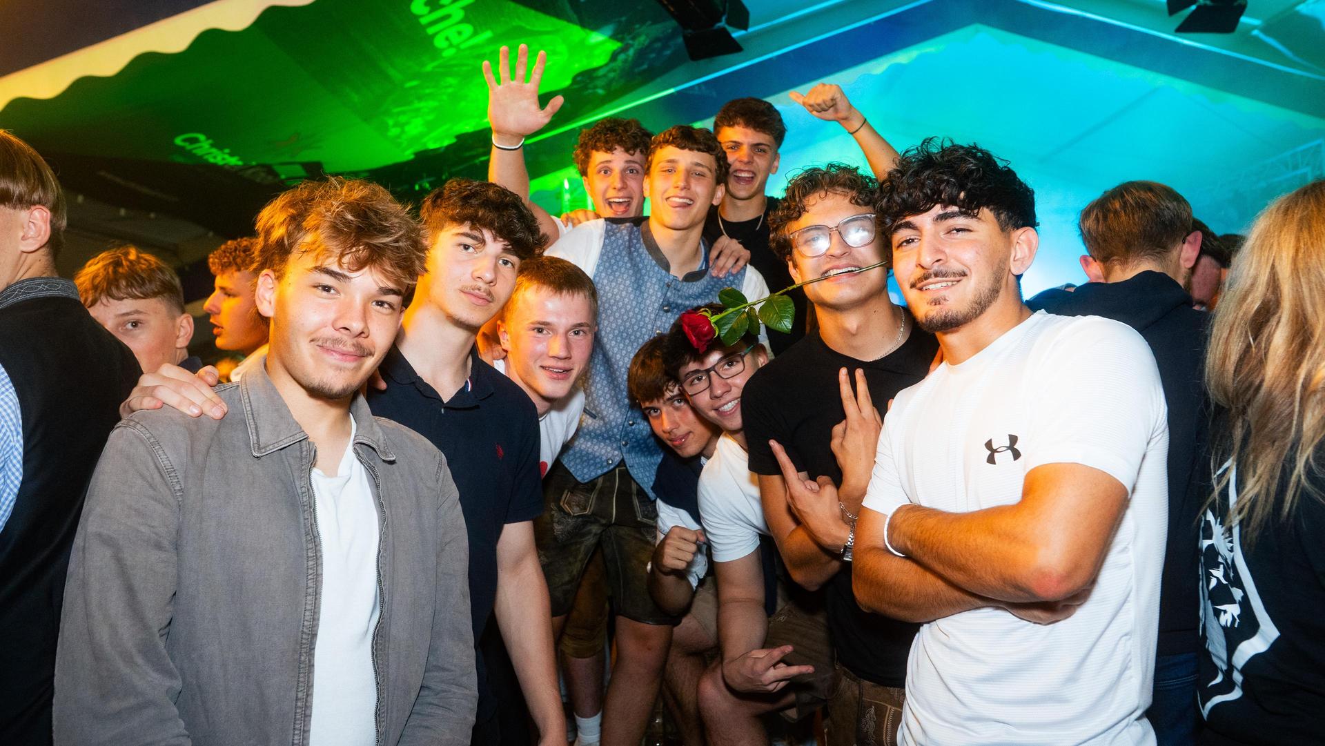 Die Bilder vom Freitag auf dem Weidener Volksfest 2025. (Bild: Hannes Stock)