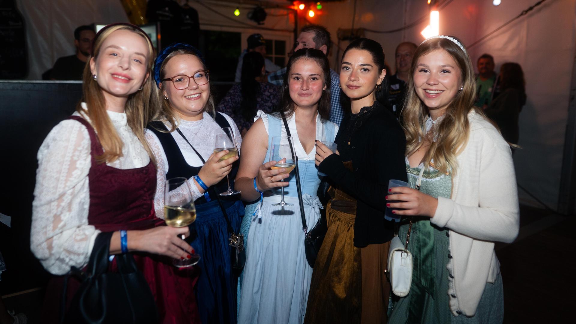 Auch am Sonntag habt ihr auf der Flosser Kirwa eine gute Figur in Dirndl und Lederhosen gemacht! (Bild: Hannes Stock)
